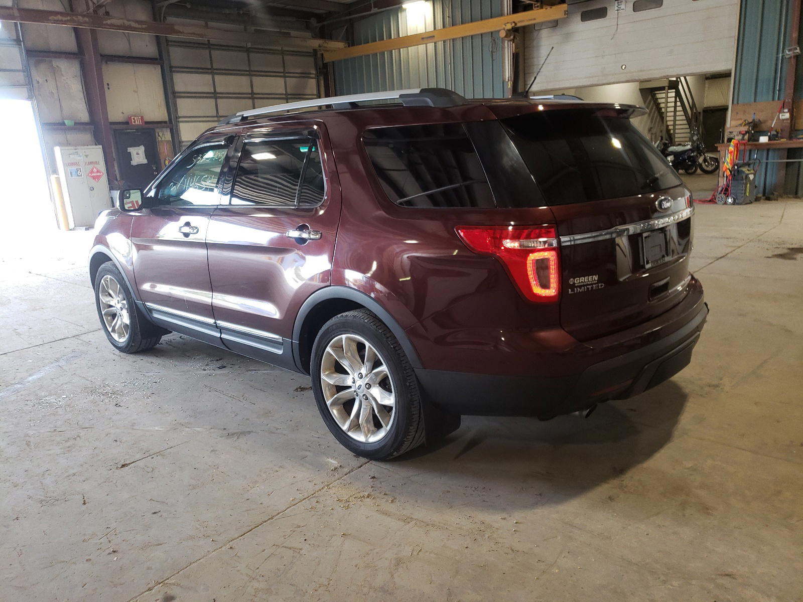 Photo 3 from auction – 2012 FORD EXPLORER L with VIN 1FMHK8F81CGA03974