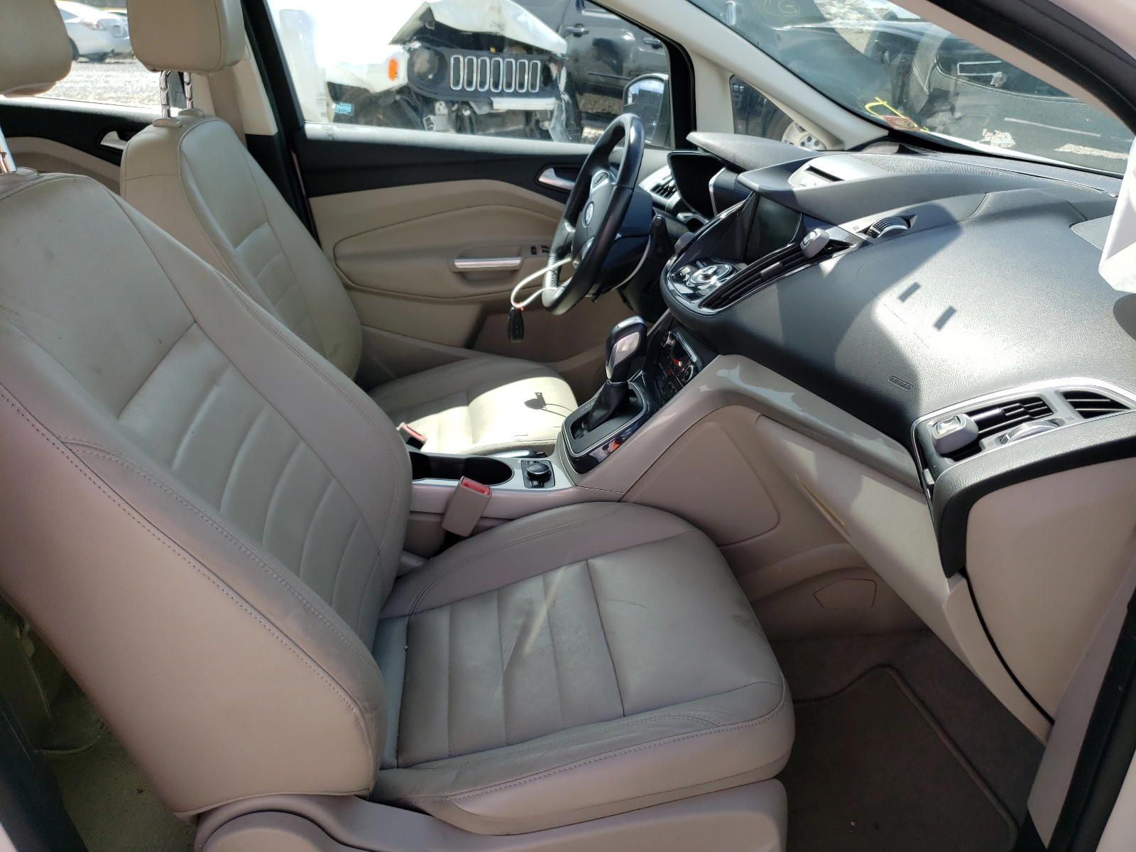 Photo 5 from auction – 2013 FORD C-MAX SEL with VIN 1FADP5BU4DL500800
