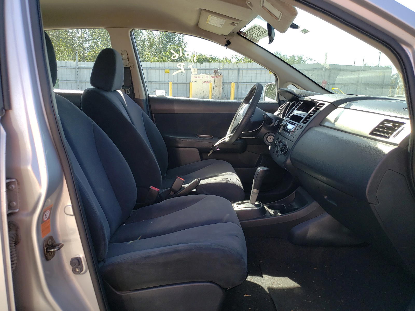 Photo 5 from auction – 2007 NISSAN VERSA S with VIN 3N1BC13E17L407869
