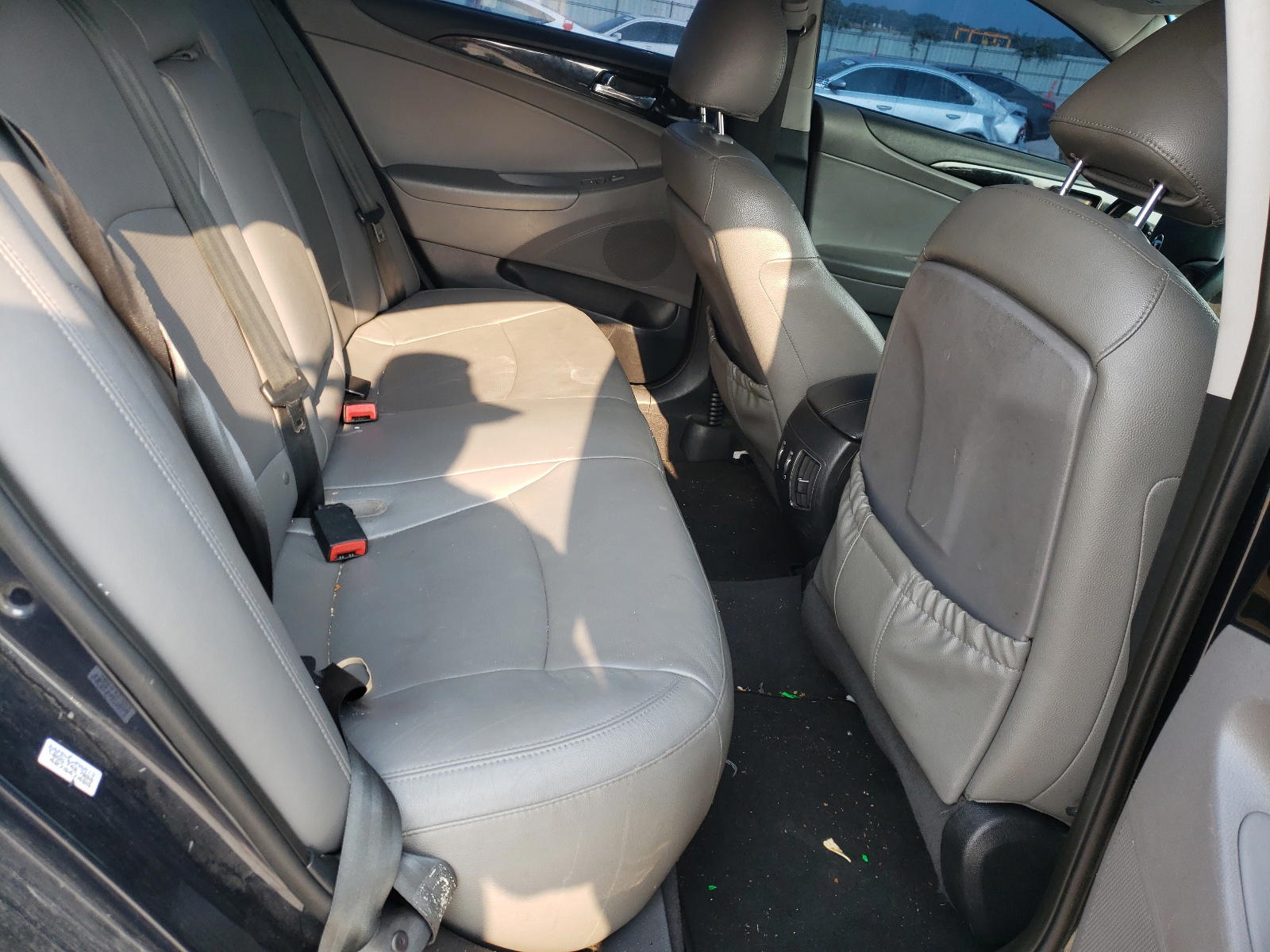 Photo 6 from auction – 2012 HYUNDAI SONATA SE with VIN 5NPEC4AC9CH347685