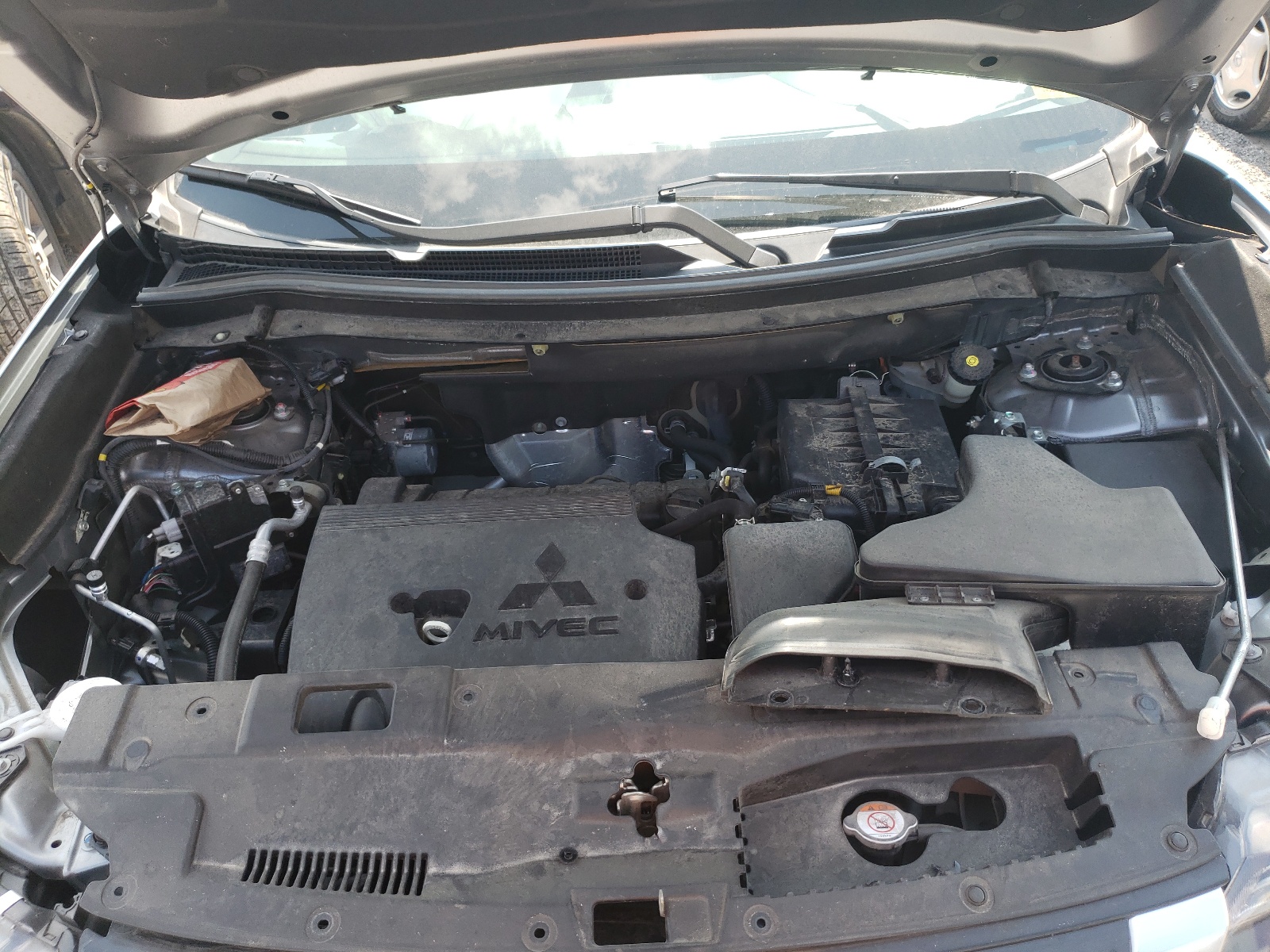 Photo 7 from auction – 2019 MITSUBISHI OUTLANDER with VIN JA4AZ3A38KZ042798