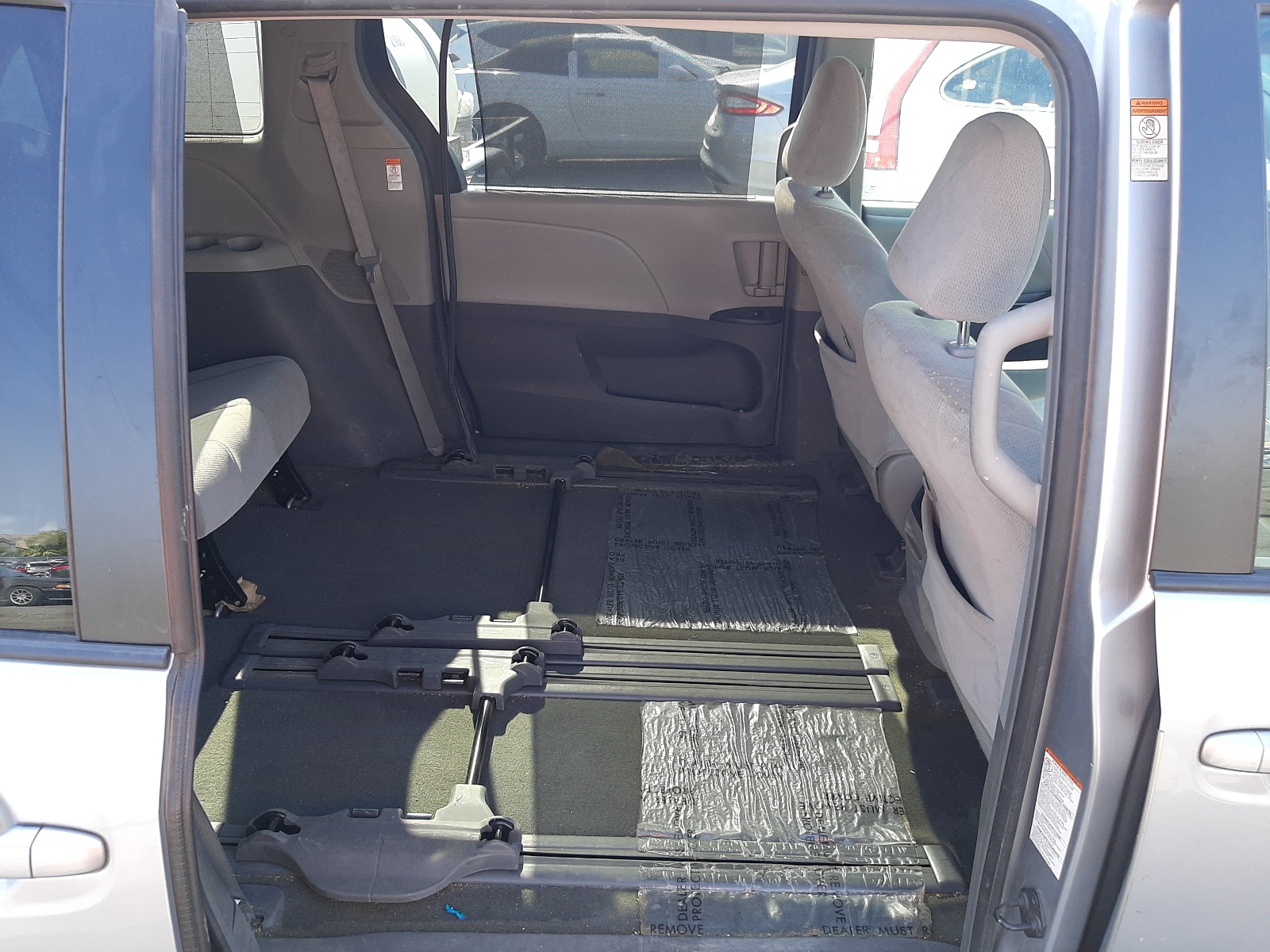 Photo 6 from auction – 2015 TOYOTA SIENNA LE with VIN 5TDKK3DC1FS662121