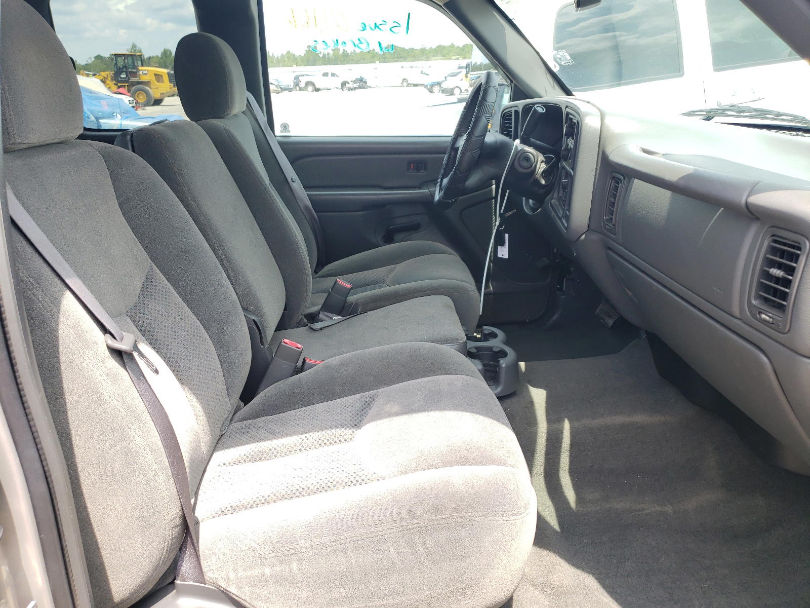 Photo 5 from auction – 2004 CHEVROLET SILVERADO with VIN 2GCEC19T441432164