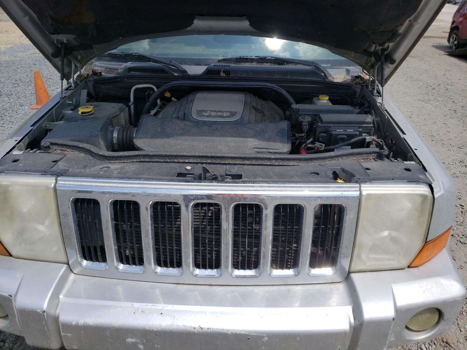 Photo 7 from auction – 2006 JEEP COMMANDER with VIN 1J8HG58236C275797
