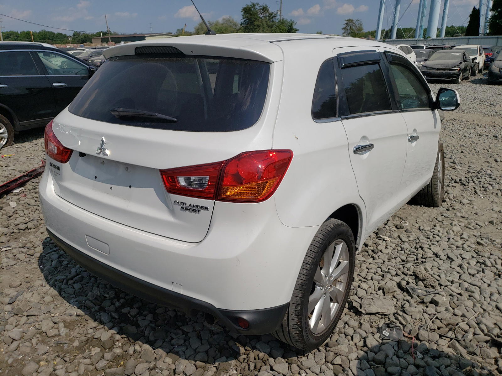 Photo 4 from auction – 2015 MITSUBISHI OUTLANDER with VIN 4A4AP3AUXFE002491