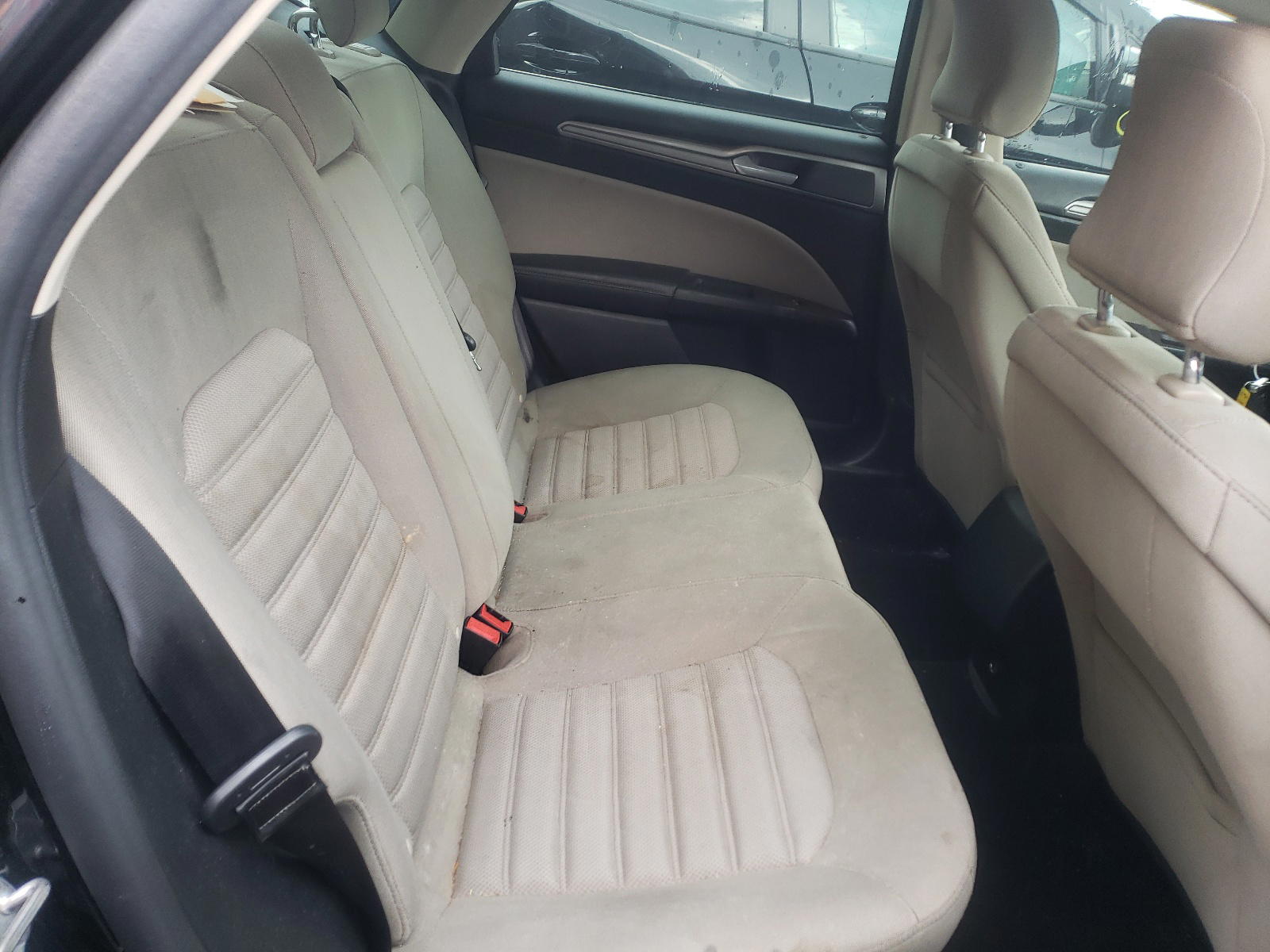 Photo 6 from auction – 2017 FORD FUSION S with VIN 3FA6P0G72HR213428