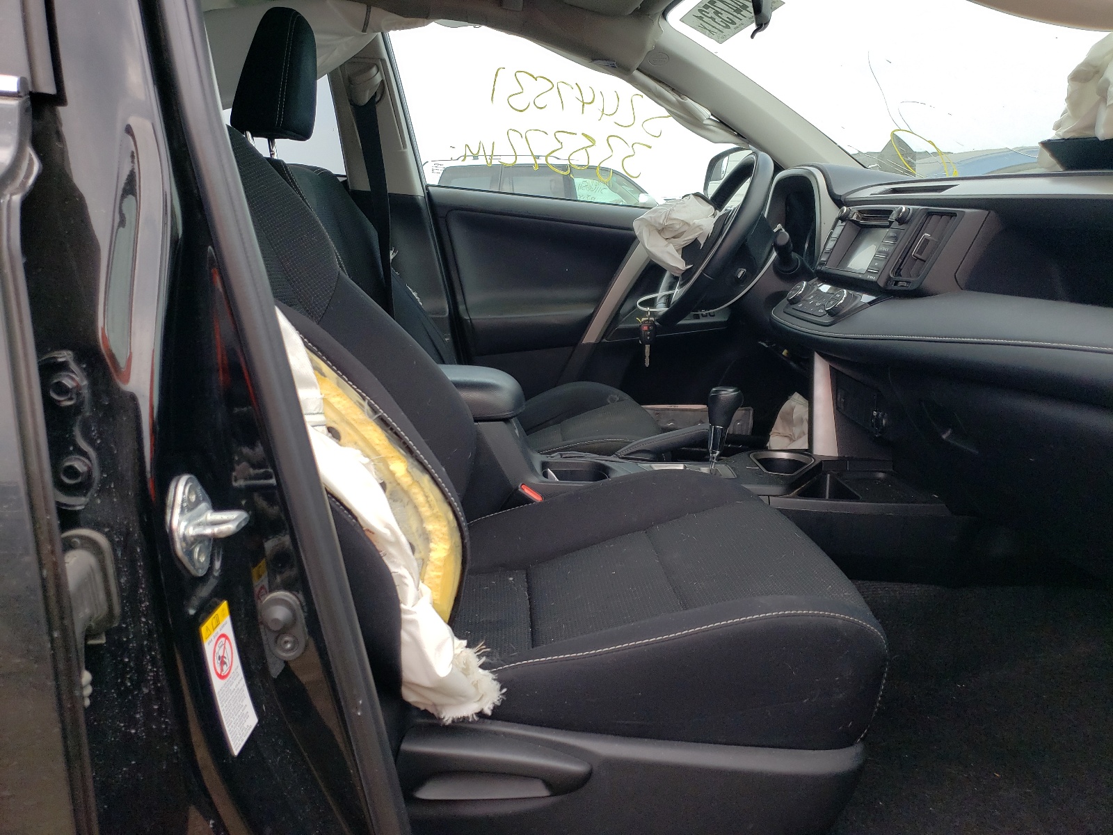 Photo 5 from auction – 2016 TOYOTA RAV4 XLE with VIN 2T3RFREV5GW443376