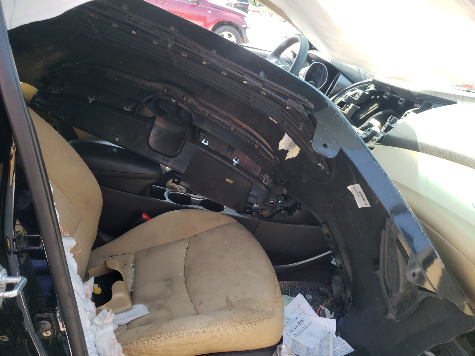 Photo 5 from auction – 2012 HYUNDAI ELANTRA GL with VIN 5NPDH4AE5CH063162