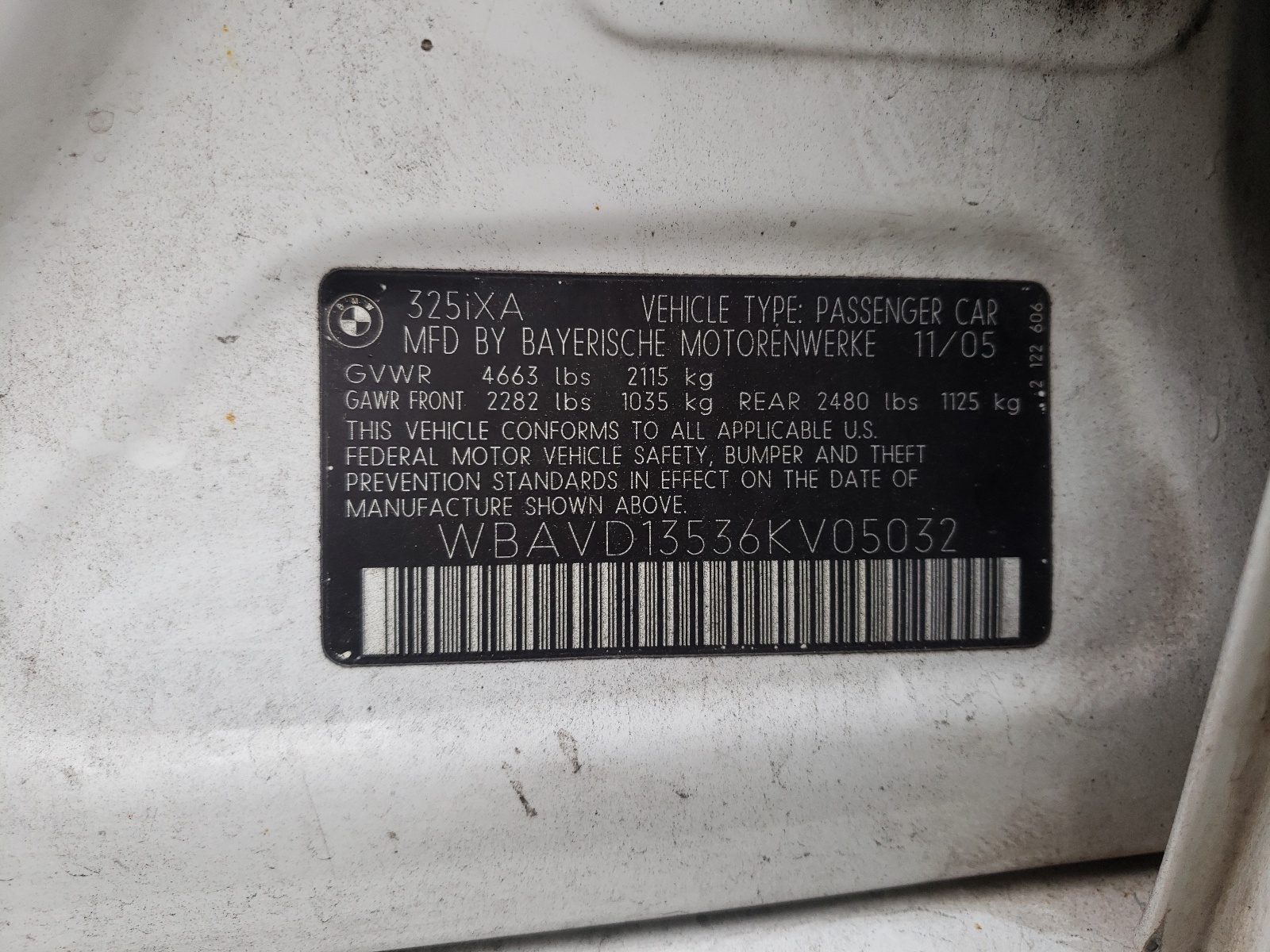 Photo 10 from auction – 2006 BMW 325 XI with VIN WBAVD13536KV05032