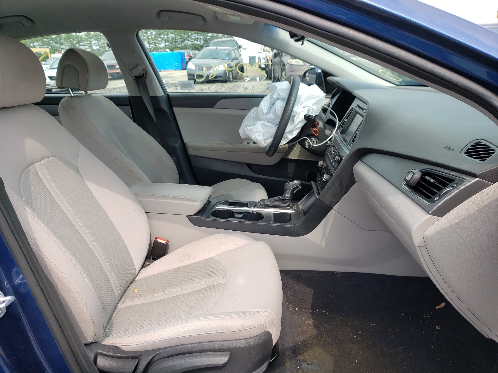 Photo 5 from auction – 2016 HYUNDAI SONATA SE with VIN 5NPE24AF7GH386178