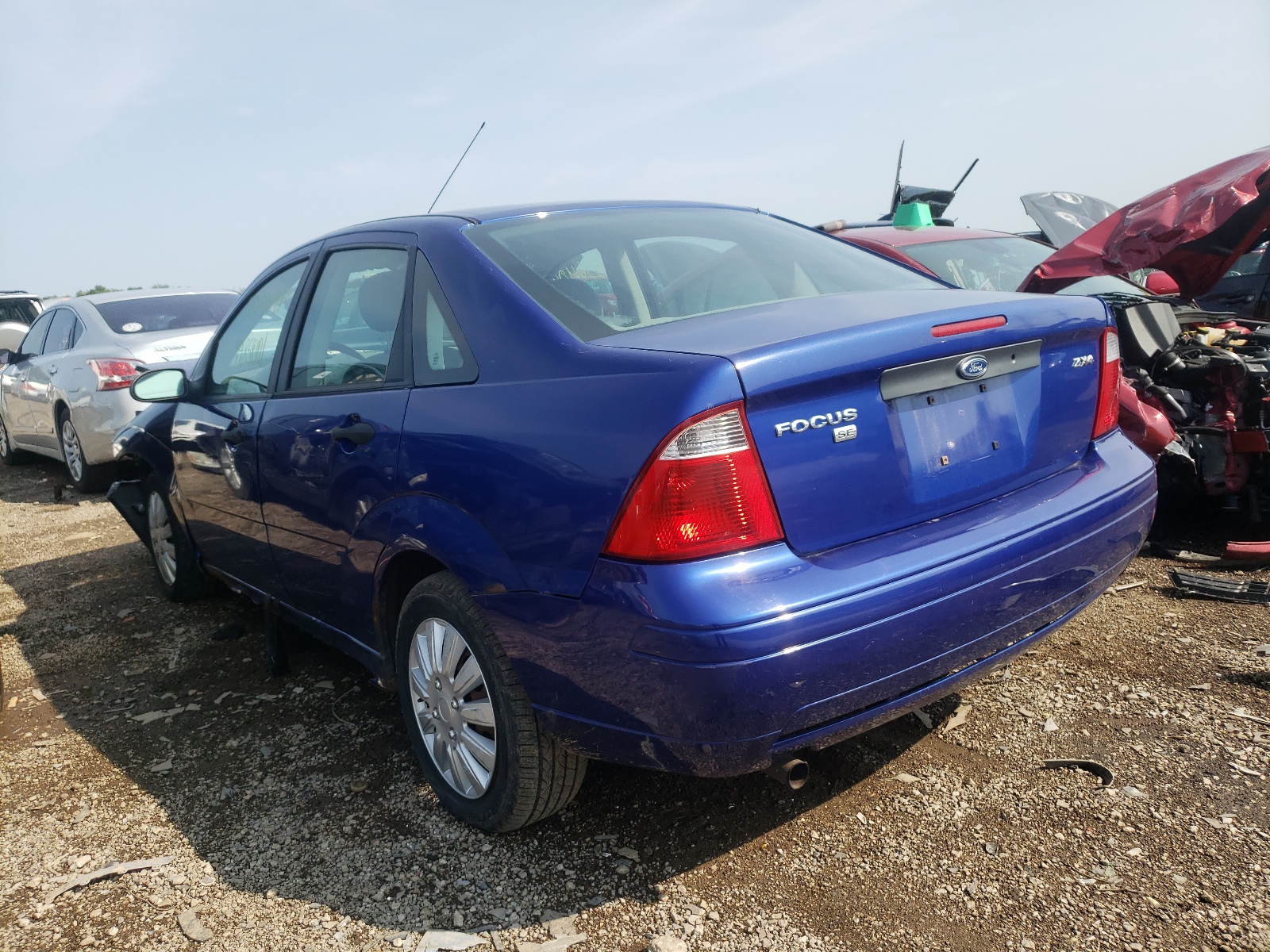 Photo 3 from auction – 2005 FORD FOCUS ZX4 with VIN 1FAFP34N85W125643