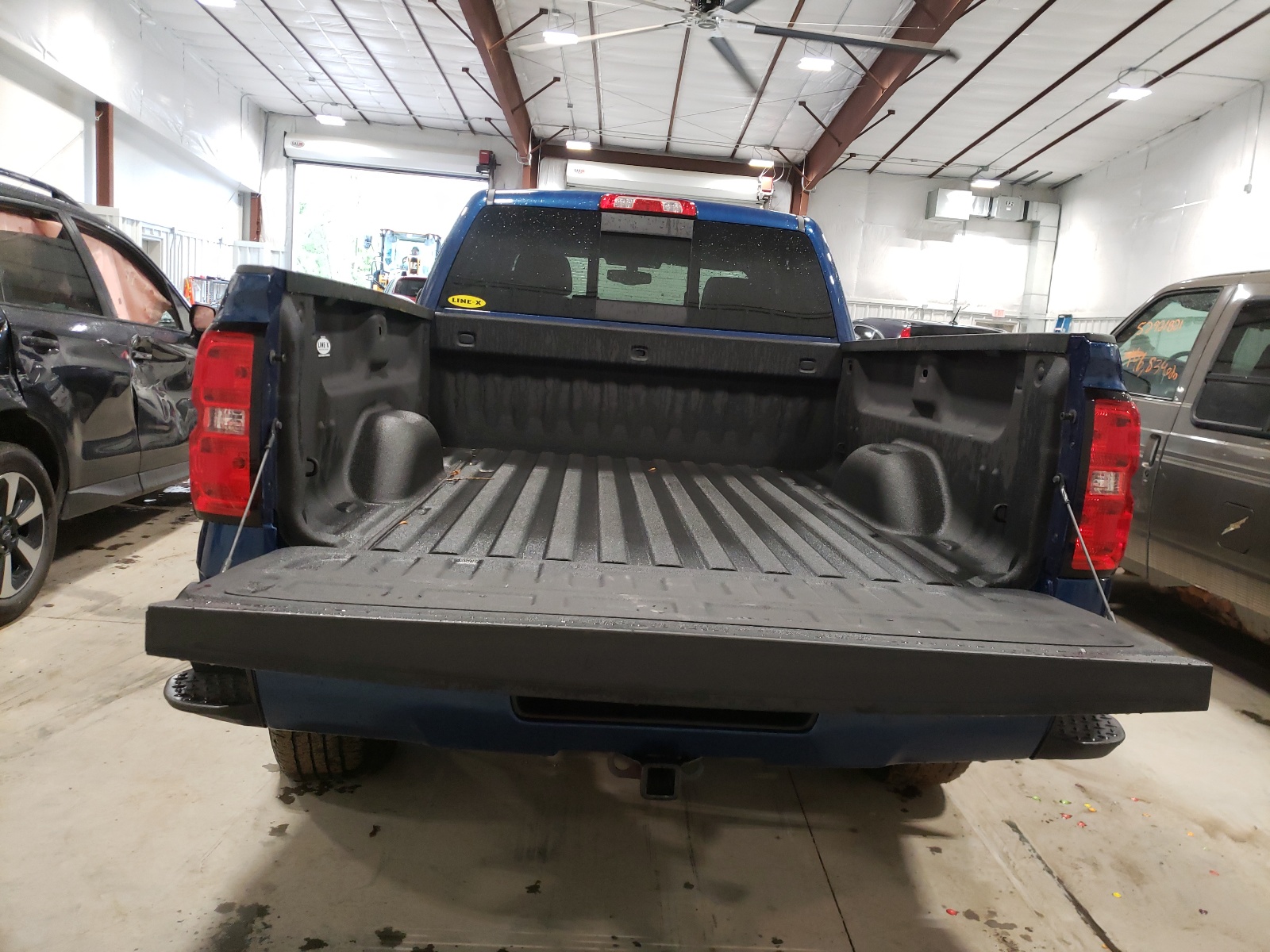 Photo 9 from auction – 2018 CHEVROLET SILVERADO with VIN 1GCVKRECXJZ114480