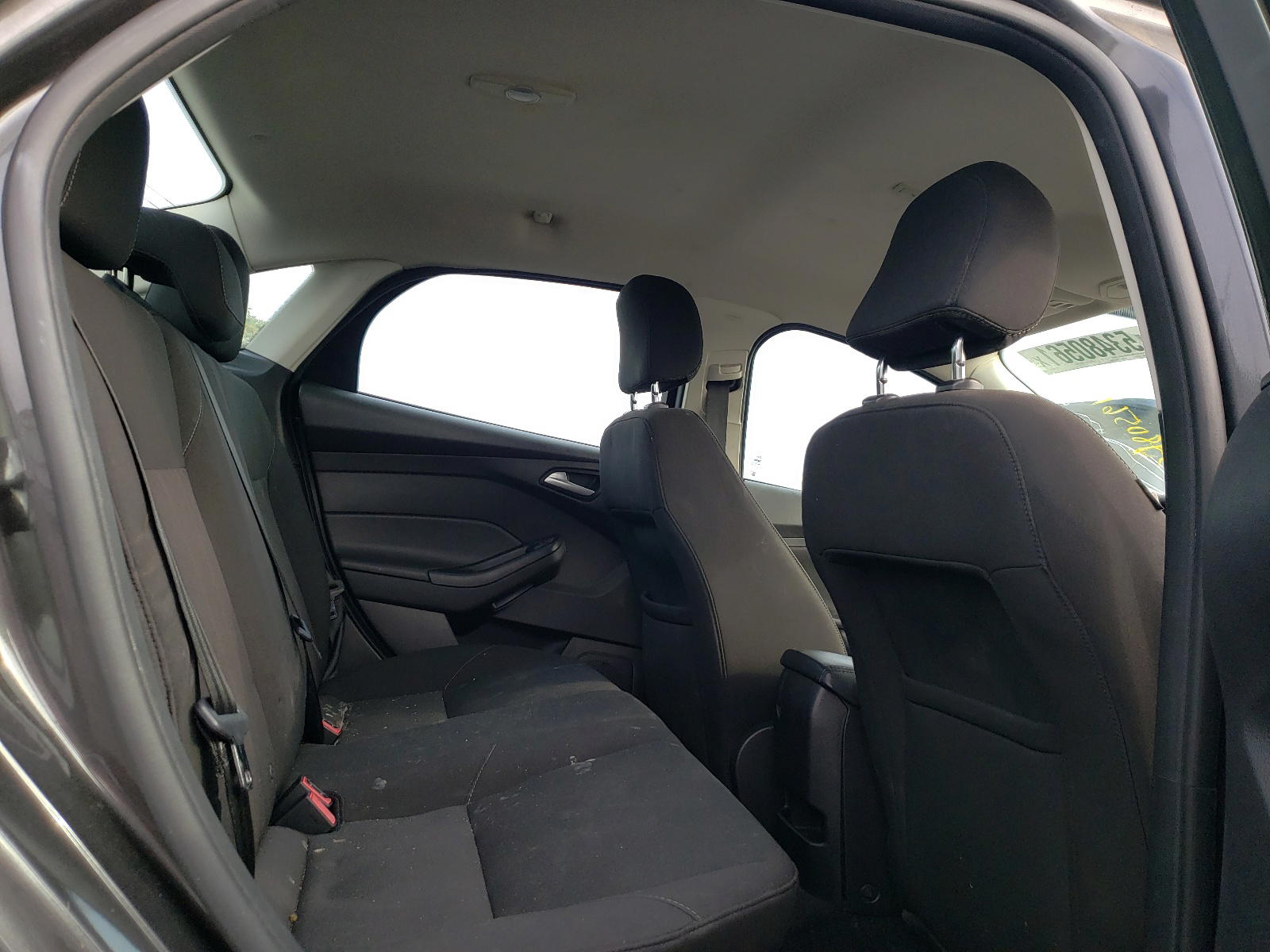 Photo 6 from auction – 2015 FORD FOCUS SE with VIN 1FADP3F24FL259997