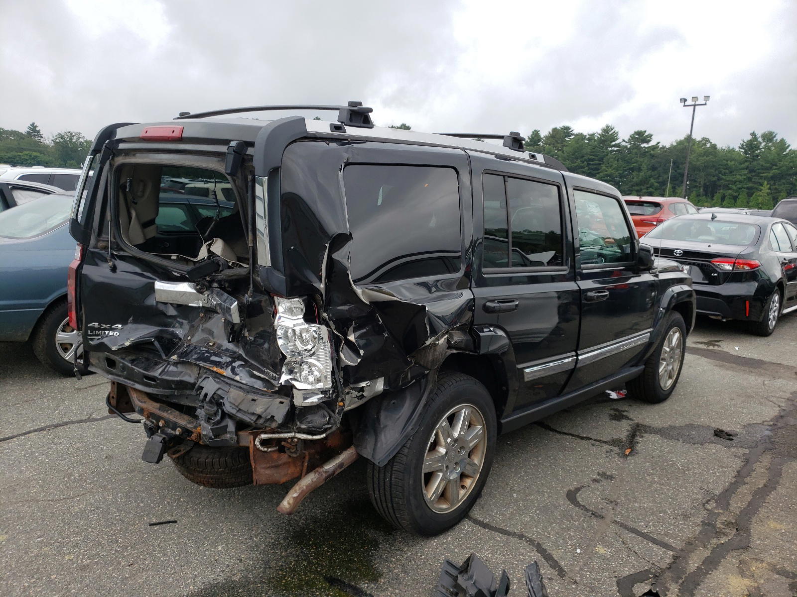 Photo 4 from auction – 2010 JEEP COMMANDER with VIN 1J4RG5GT4AC158352