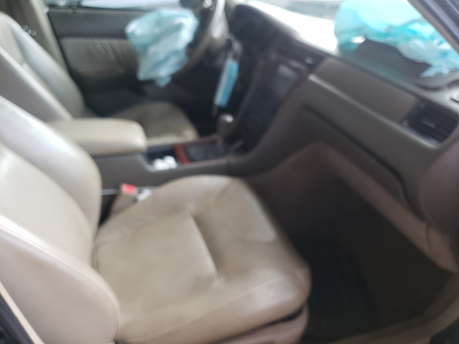 Photo 5 from auction – 2002 ACURA 3.5RL with VIN JH4KA96682C011141