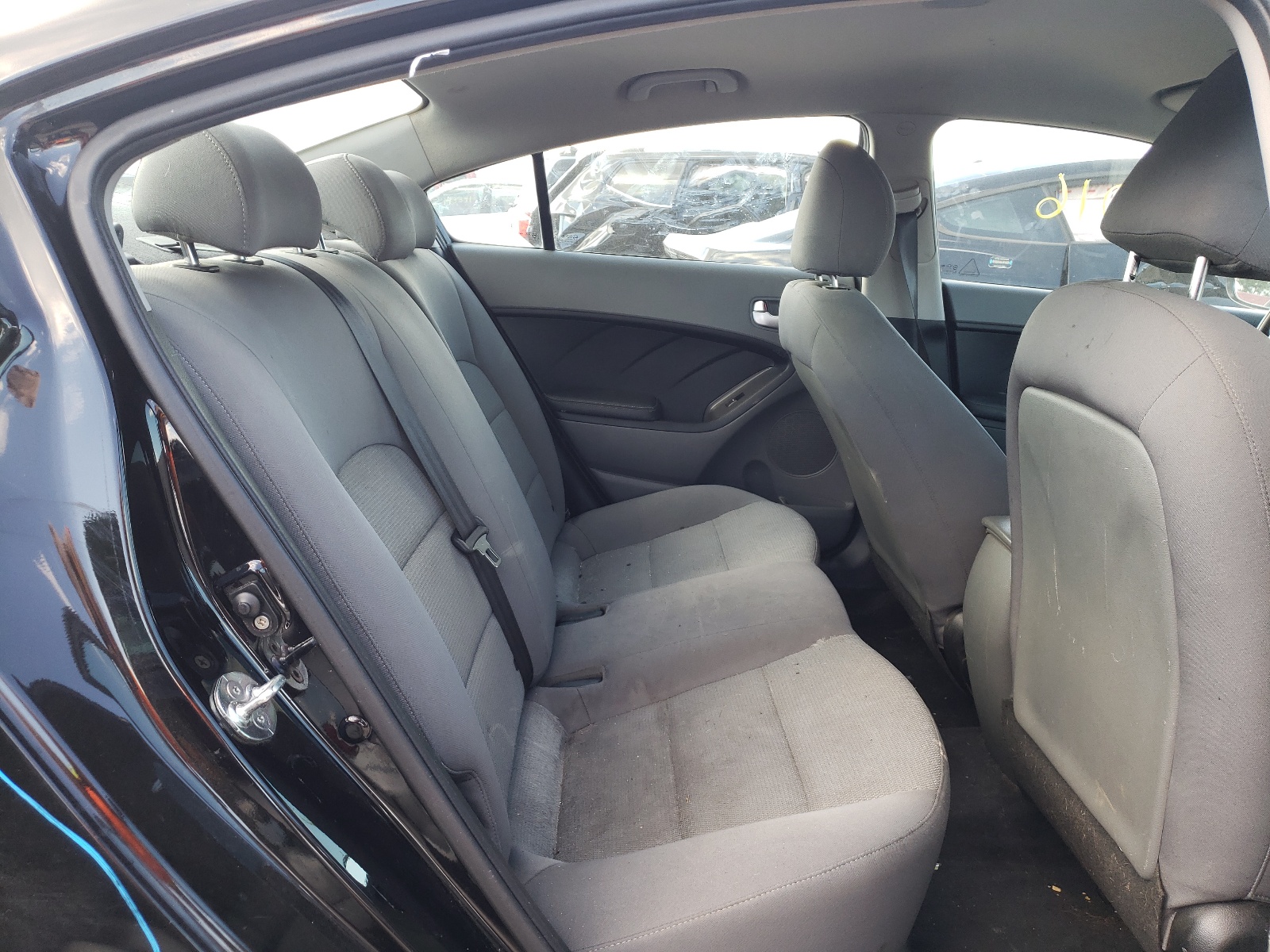 Photo 6 from auction – 2018 KIA FORTE LX with VIN 3KPFK4A75JE254495
