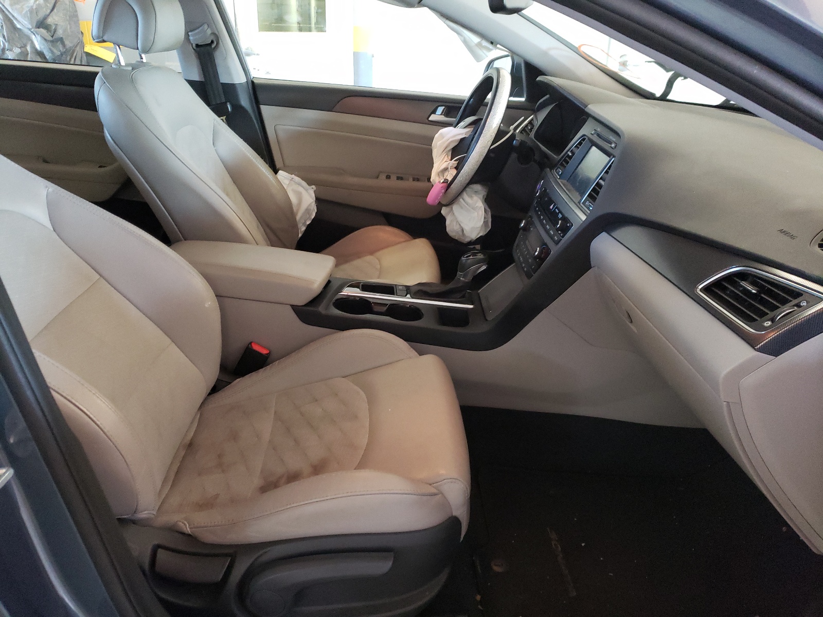 Photo 5 from auction – 2016 HYUNDAI SONATA SPO with VIN 5NPE34AF3GH354423