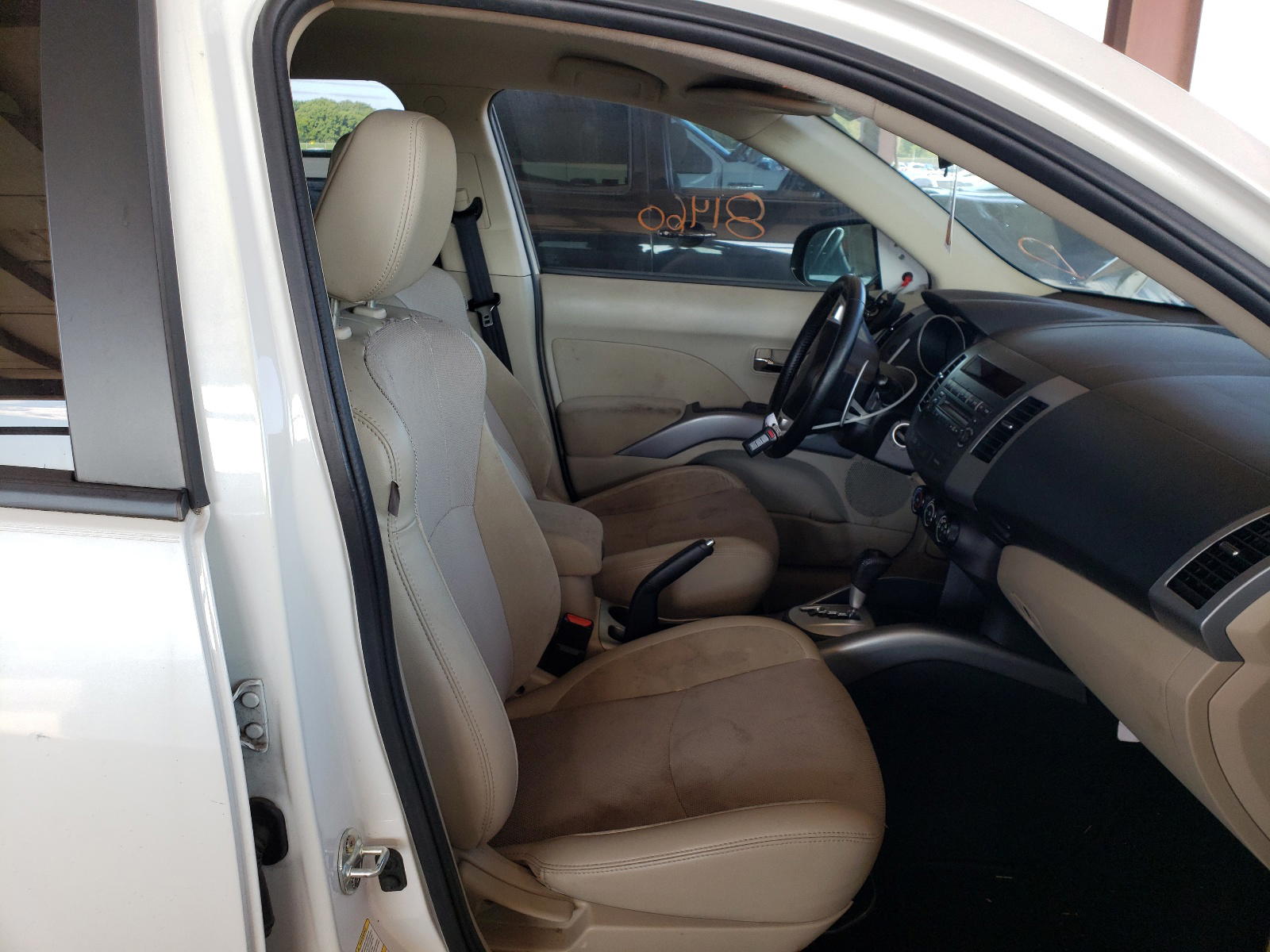 Photo 5 from auction – 2012 MITSUBISHI OUTLANDER with VIN JA4AS3AWXCU027832