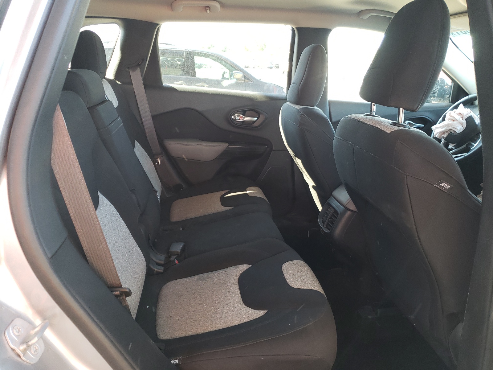 صورة رقم 6 من المزاد - 2014 JEEP CHEROKEE L مع VIN 1C4PJMCS7EW178153