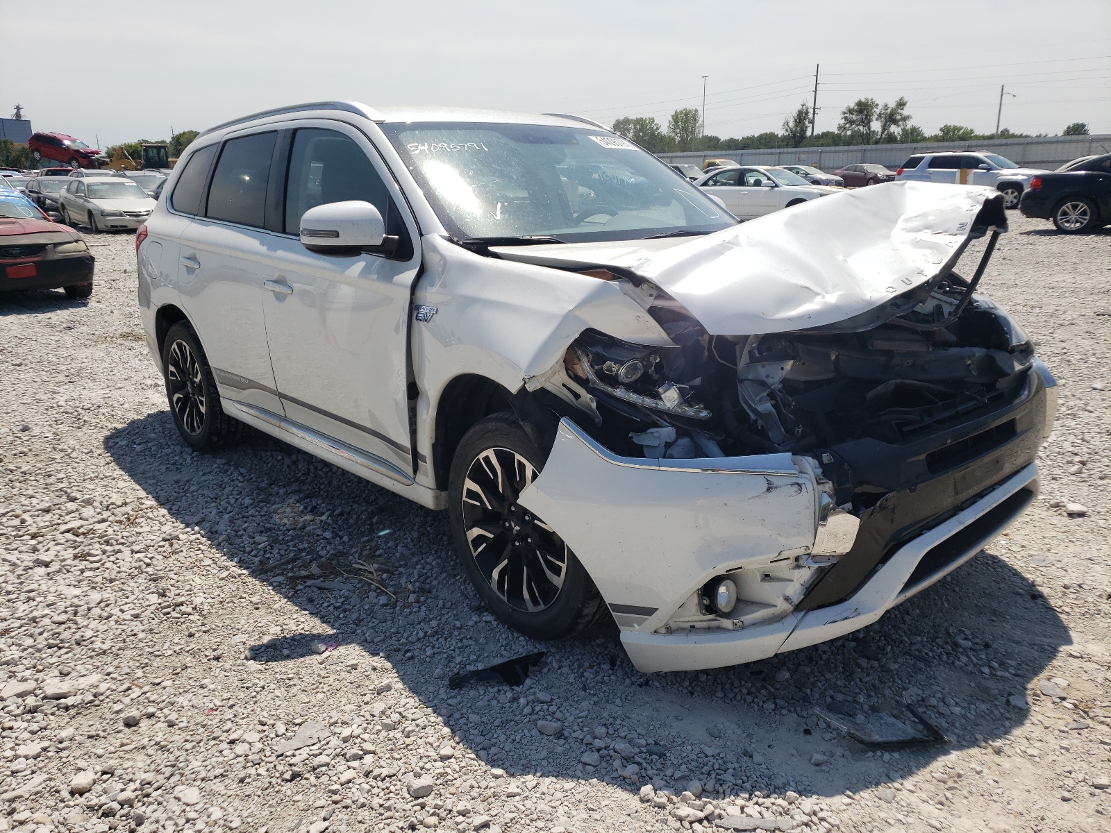 MITSUBISHI OUTLANDER 2018 with VIN JA4J24A53JZ030620 - Photo from auction