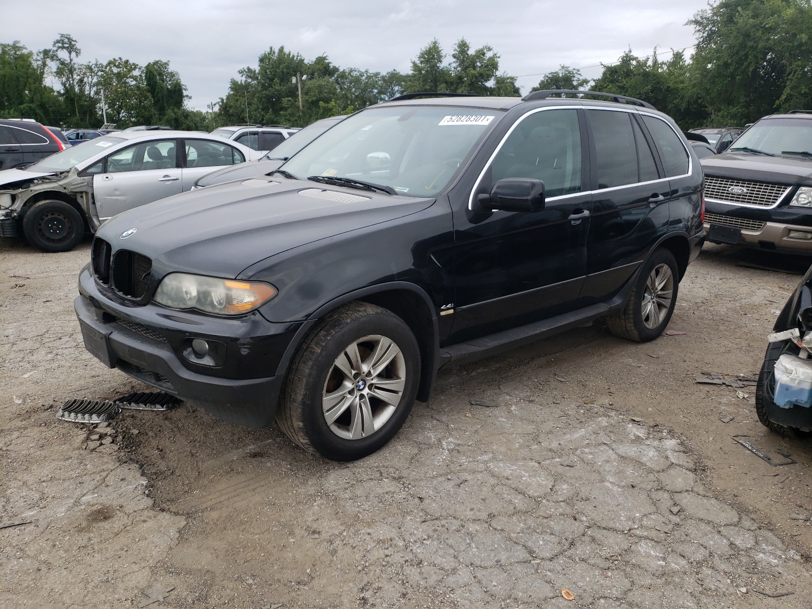 Photo 2 from auction – 2004 BMW X5 4.4I with VIN 5UXFB53584LV08499