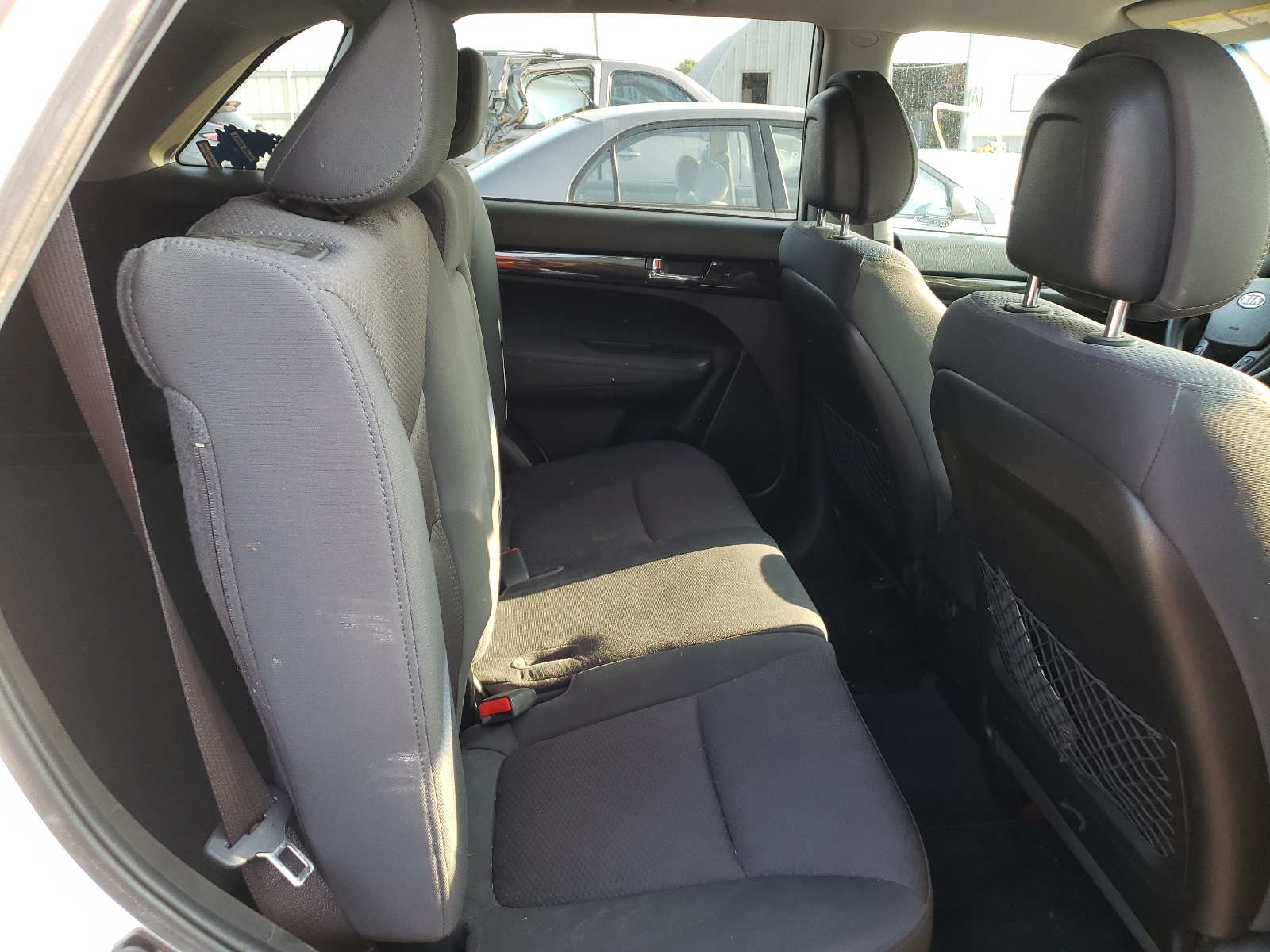 Photo 6 from auction – 2011 KIA SORENTO BA with VIN 5XYKTCA12BG164002