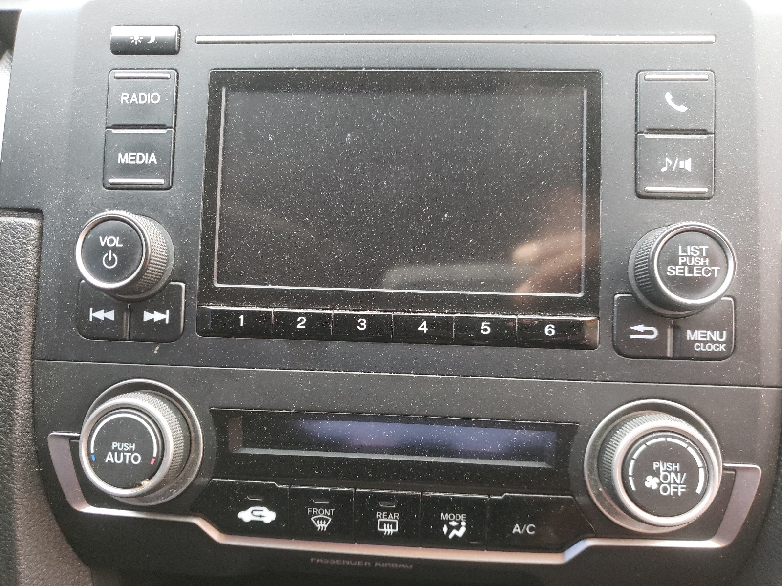 Photo 9 from auction – 2016 HONDA CIVIC LX with VIN 2HGFC2F58GH544317