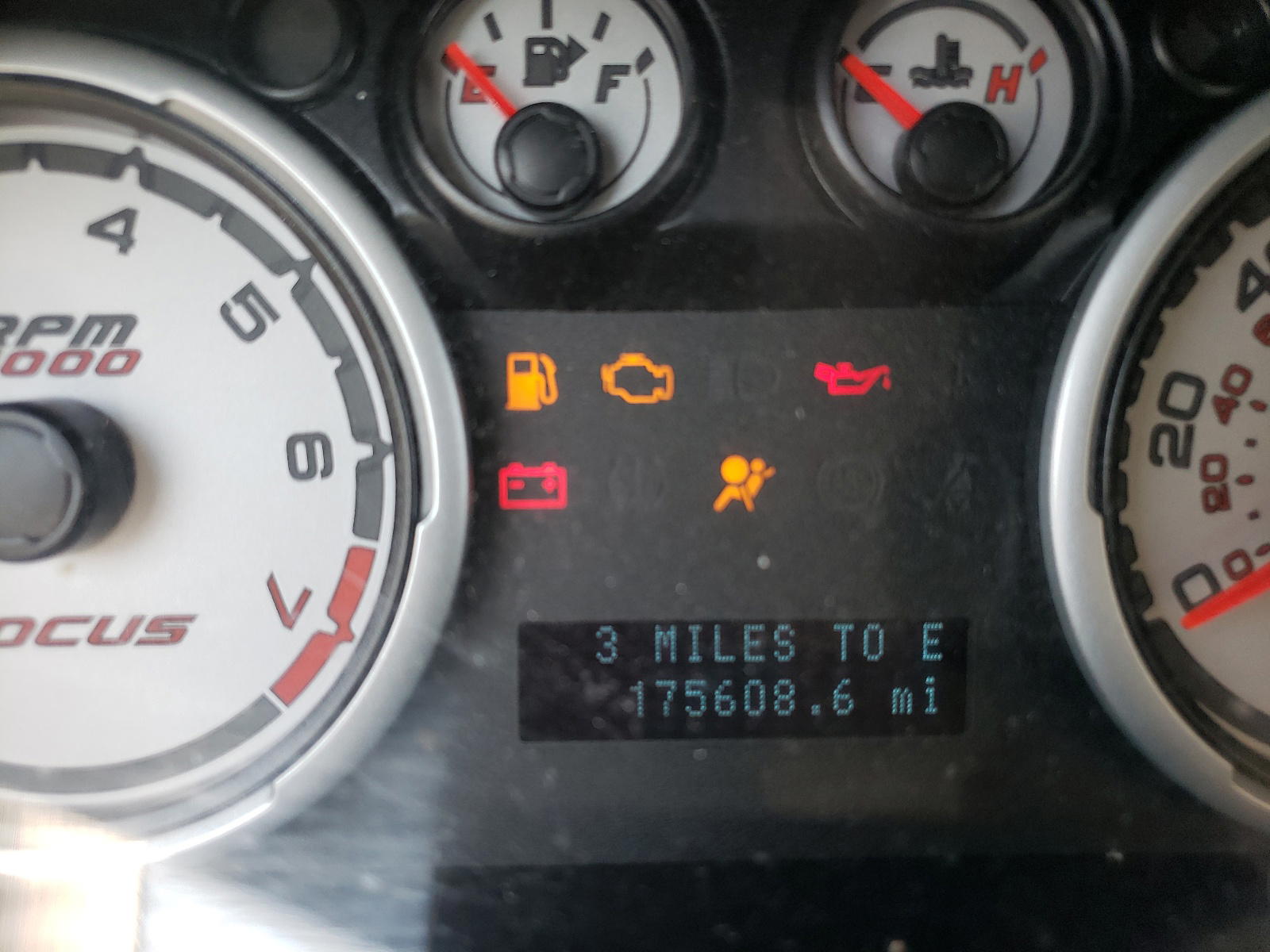 Photo 8 from auction – 2011 FORD FOCUS SE with VIN 1FAHP3FN3BW118956