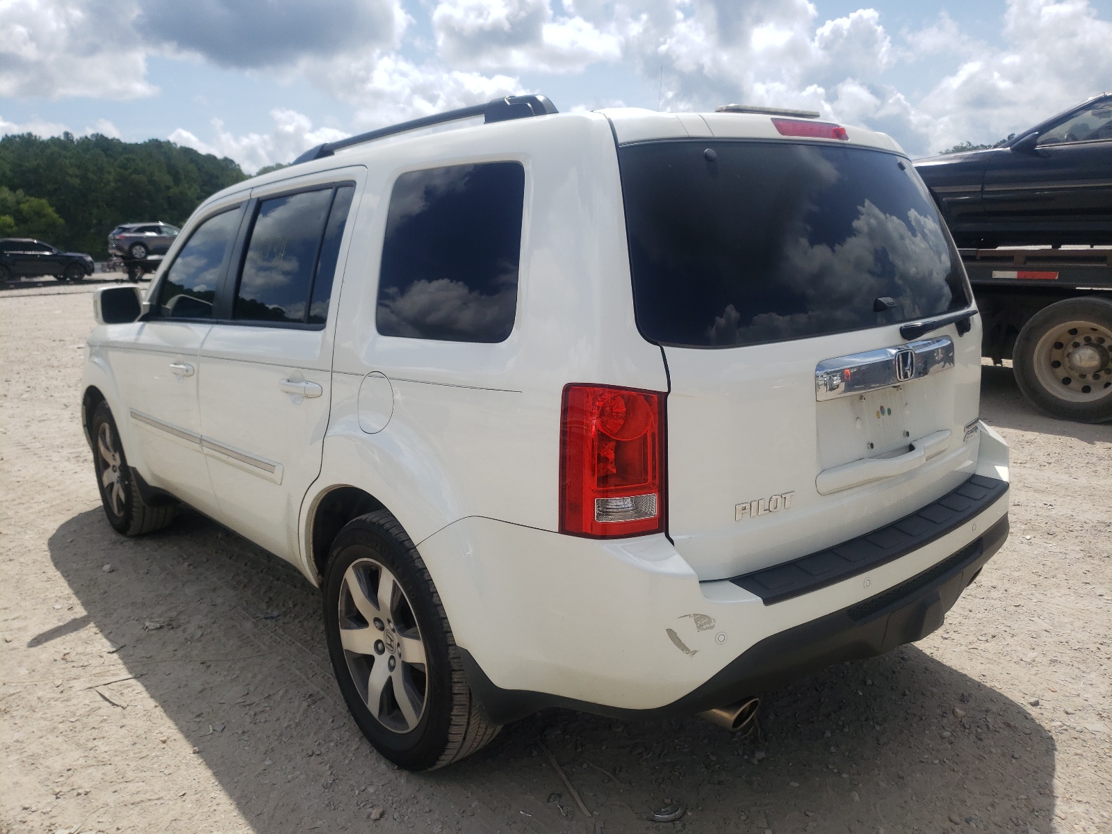 Photo 3 from auction – 2013 HONDA PILOT TOUR with VIN 5FNYF4H92DB039305