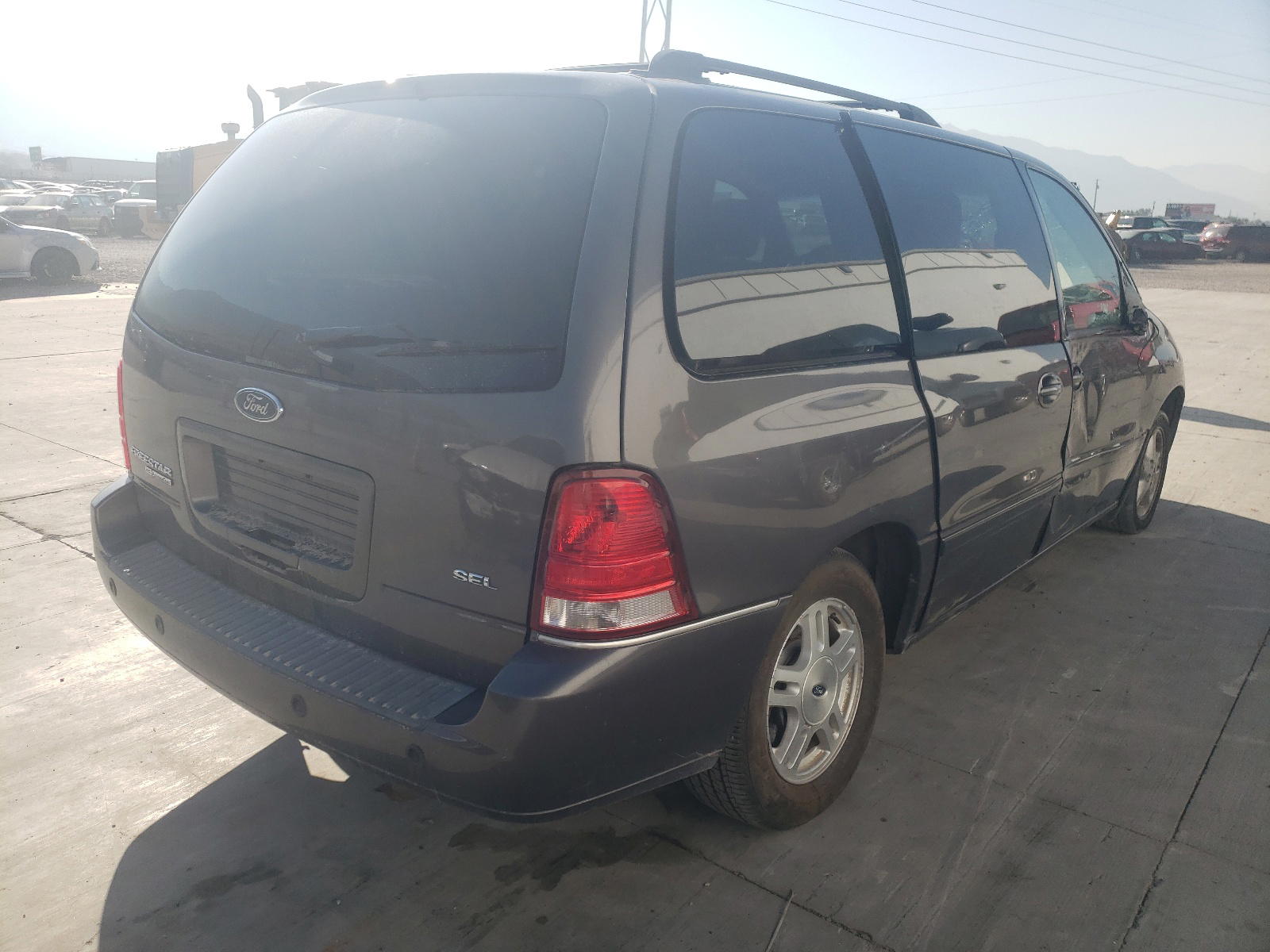 Photo 4 from auction – 2006 FORD FREESTAR S with VIN 2FMDA52256BA05434