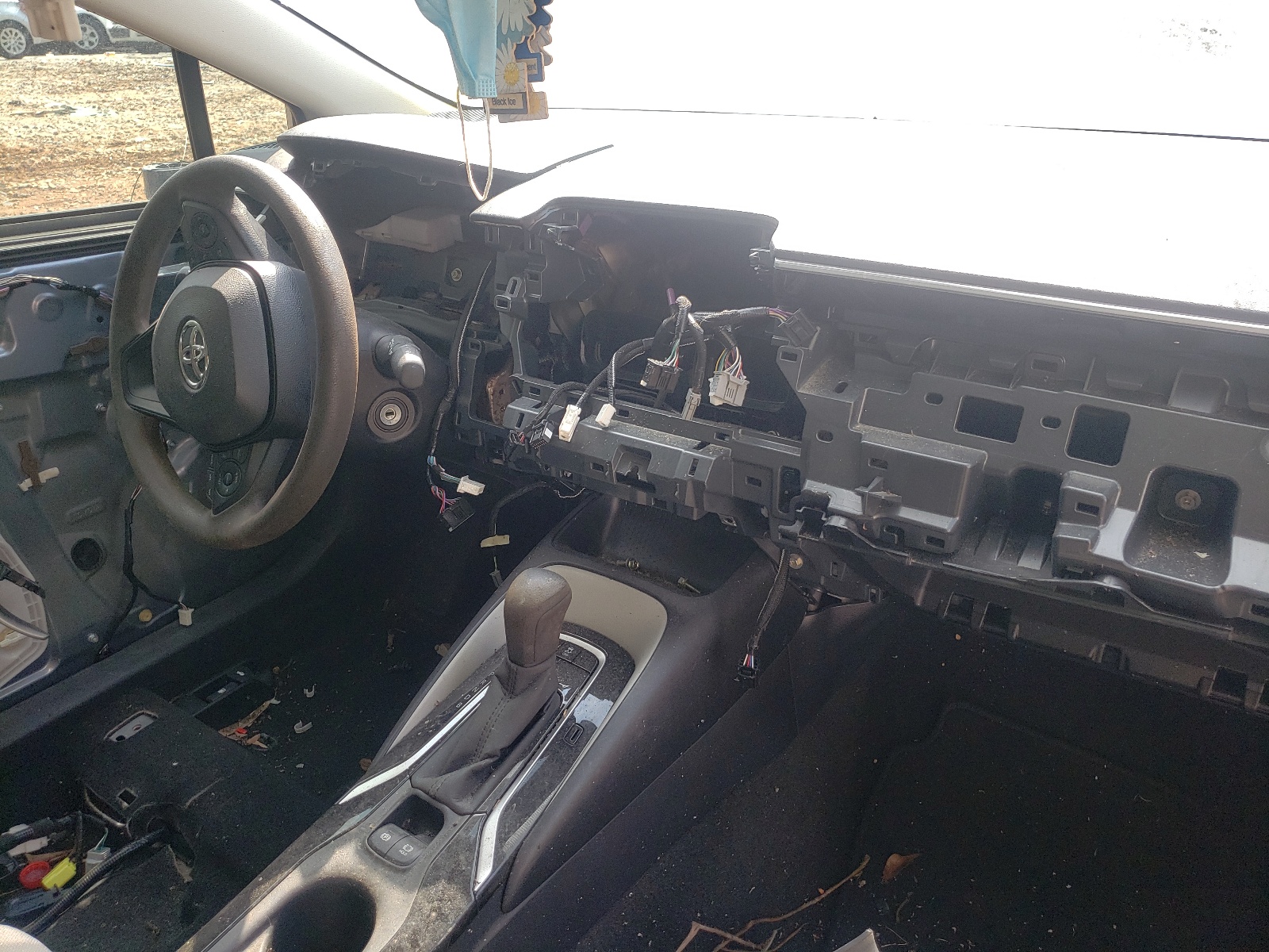 Photo 9 from auction – 2020 TOYOTA COROLLA LE with VIN JTDEPRAE2LJ018174