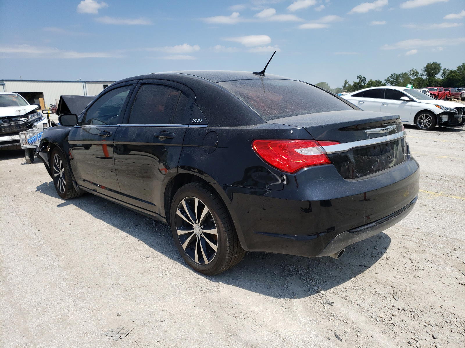 Photo 3 from auction – 2011 CHRYSLER 200 S with VIN 1C3BC8FG7BN612130