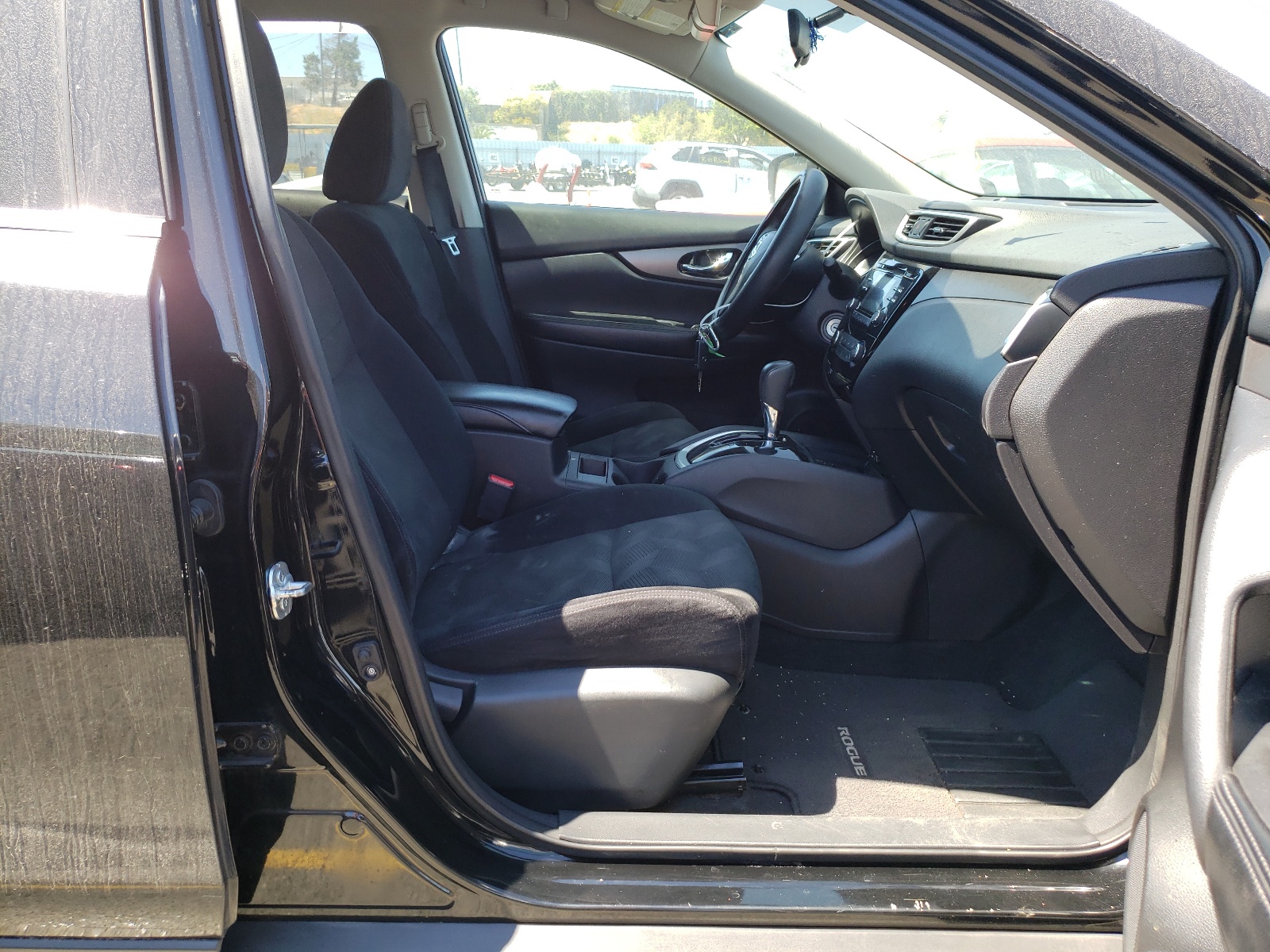 Photo 5 from auction – 2015 NISSAN ROGUE S with VIN 5N1AT2ML5FC882765
