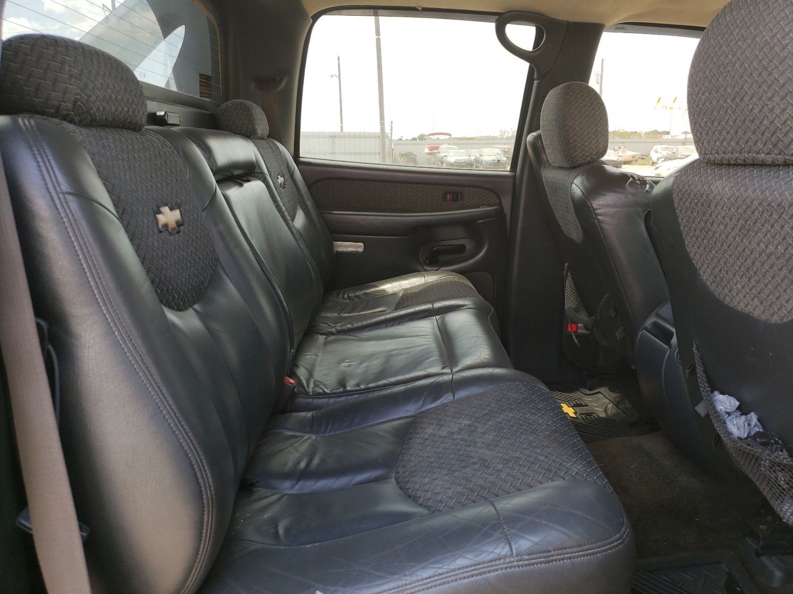 Photo 6 from auction – 2002 CHEVROLET AVALANCHE with VIN 3GNEK13T12G294316