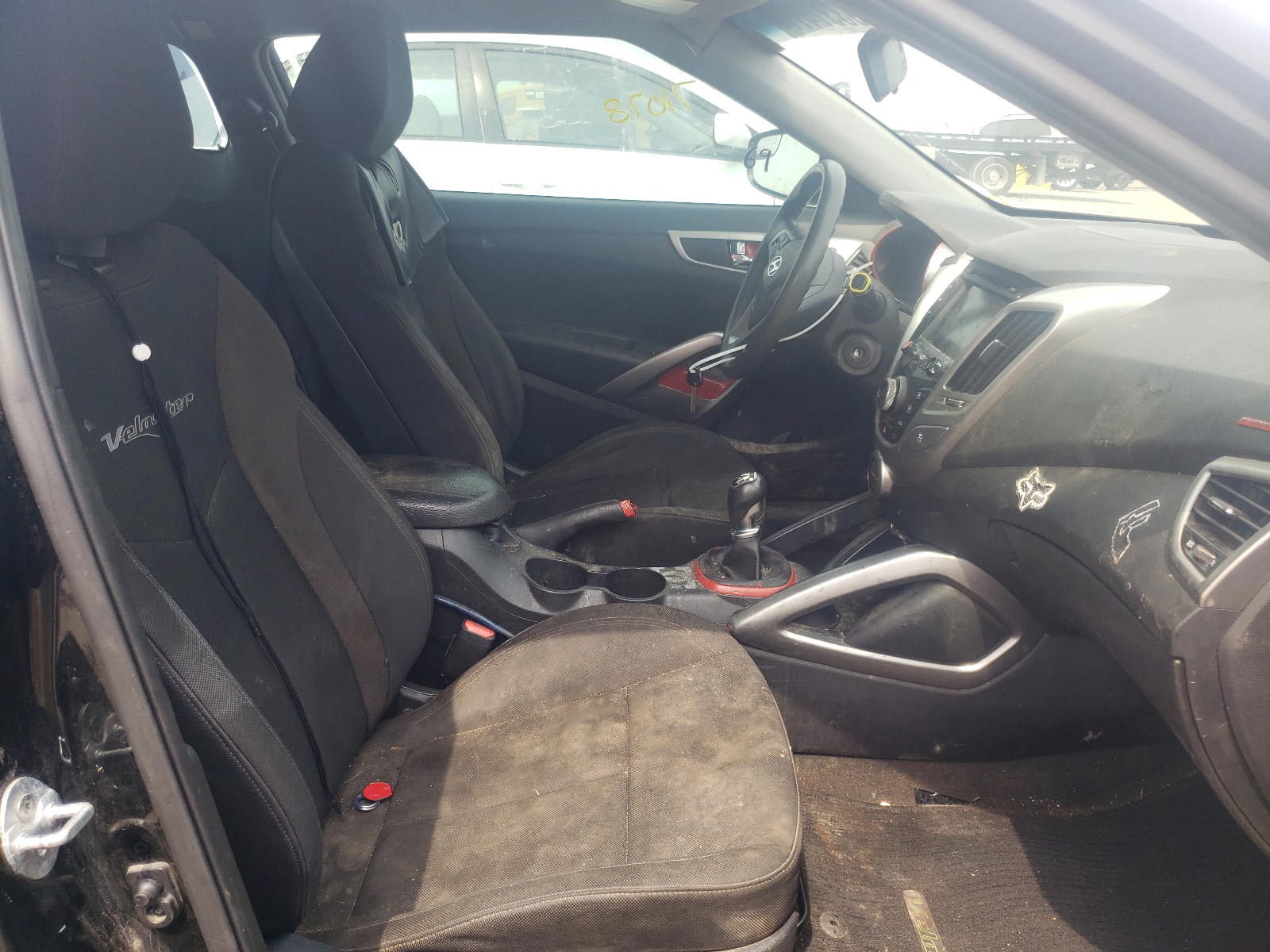 Photo 5 from auction – 2016 HYUNDAI VELOSTER with VIN KMHTC6AD4GU279315