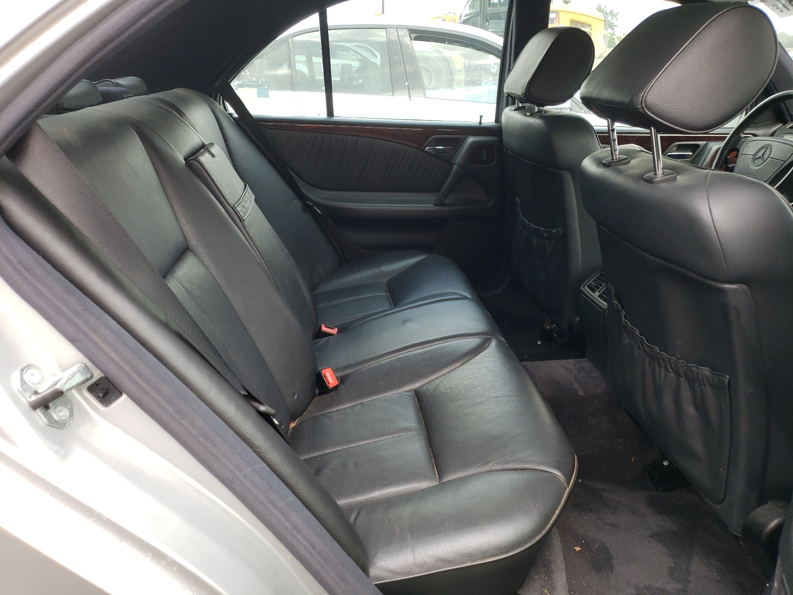 Photo 6 from auction – 1998 MERCEDES-BENZ E 430 with VIN WDBJF70F0WA502461