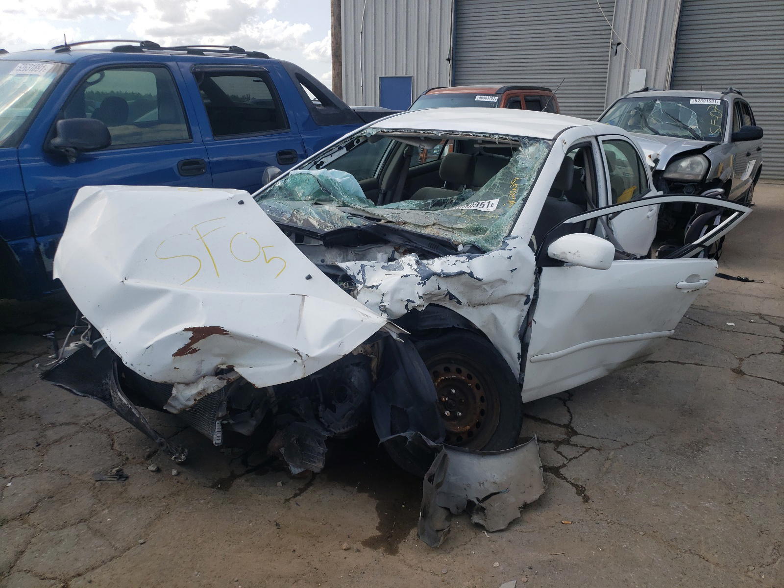 Photo 2 from auction – 2005 TOYOTA COROLLA CE with VIN JTDBR32EX52052739