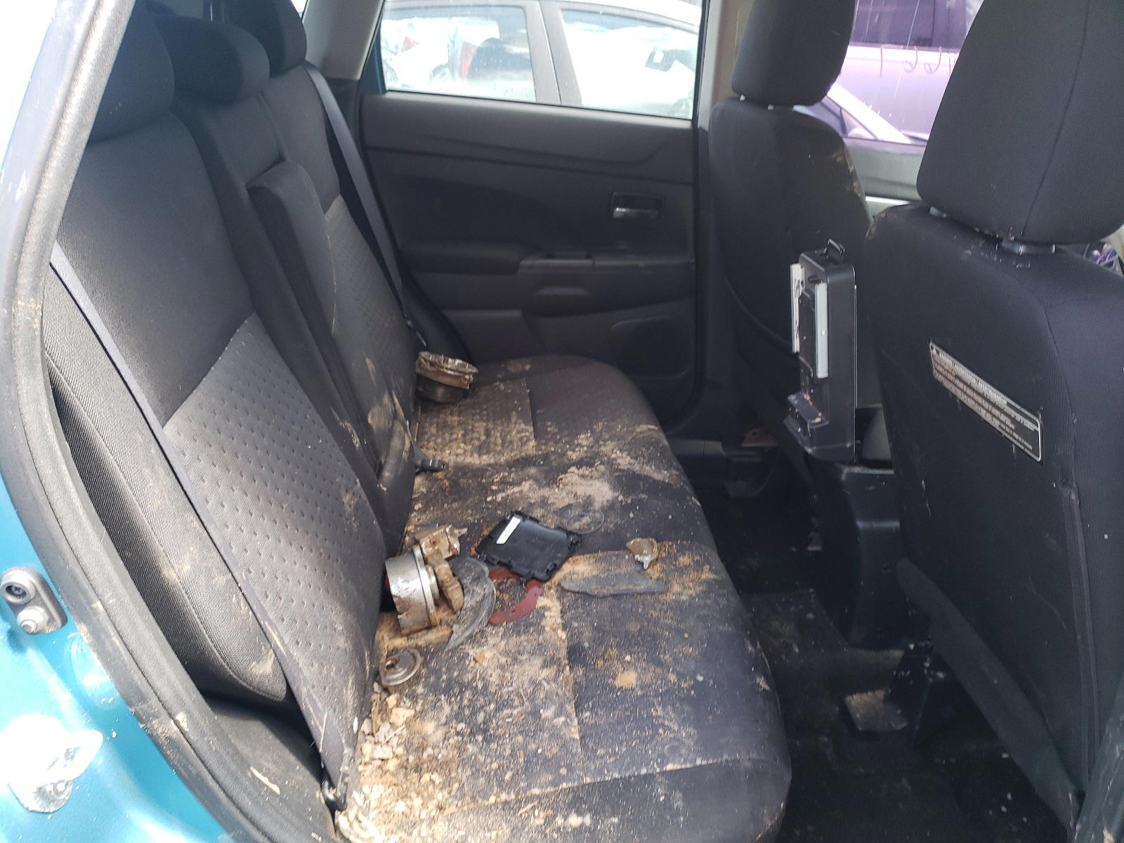 Photo 6 from auction – 2012 MITSUBISHI OUTLANDER with VIN JA4AP4AU2CZ003257