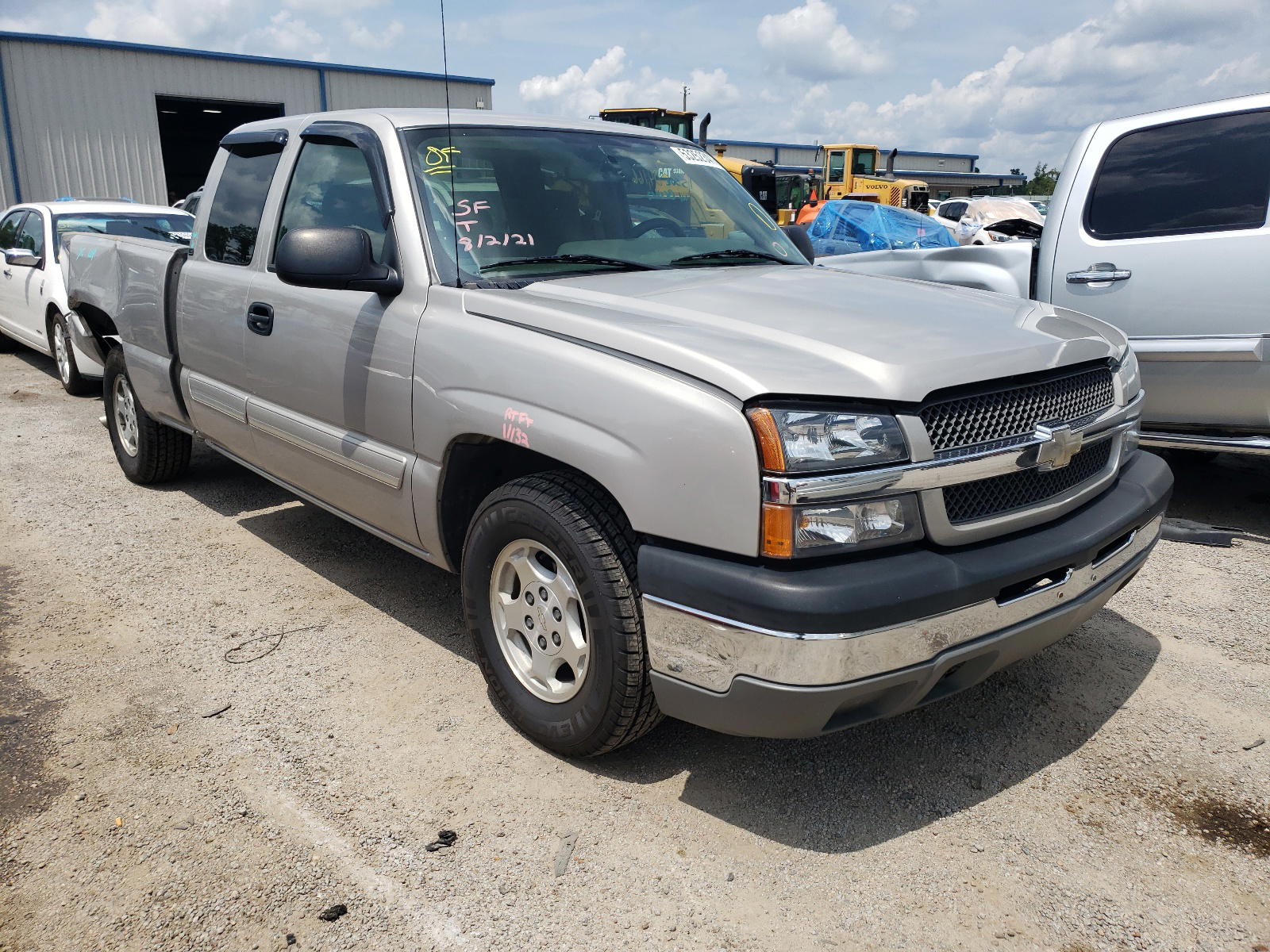 CHEVROLET SILVERADO 2004 with VIN 2GCEC19T441432164 - Photo from auction