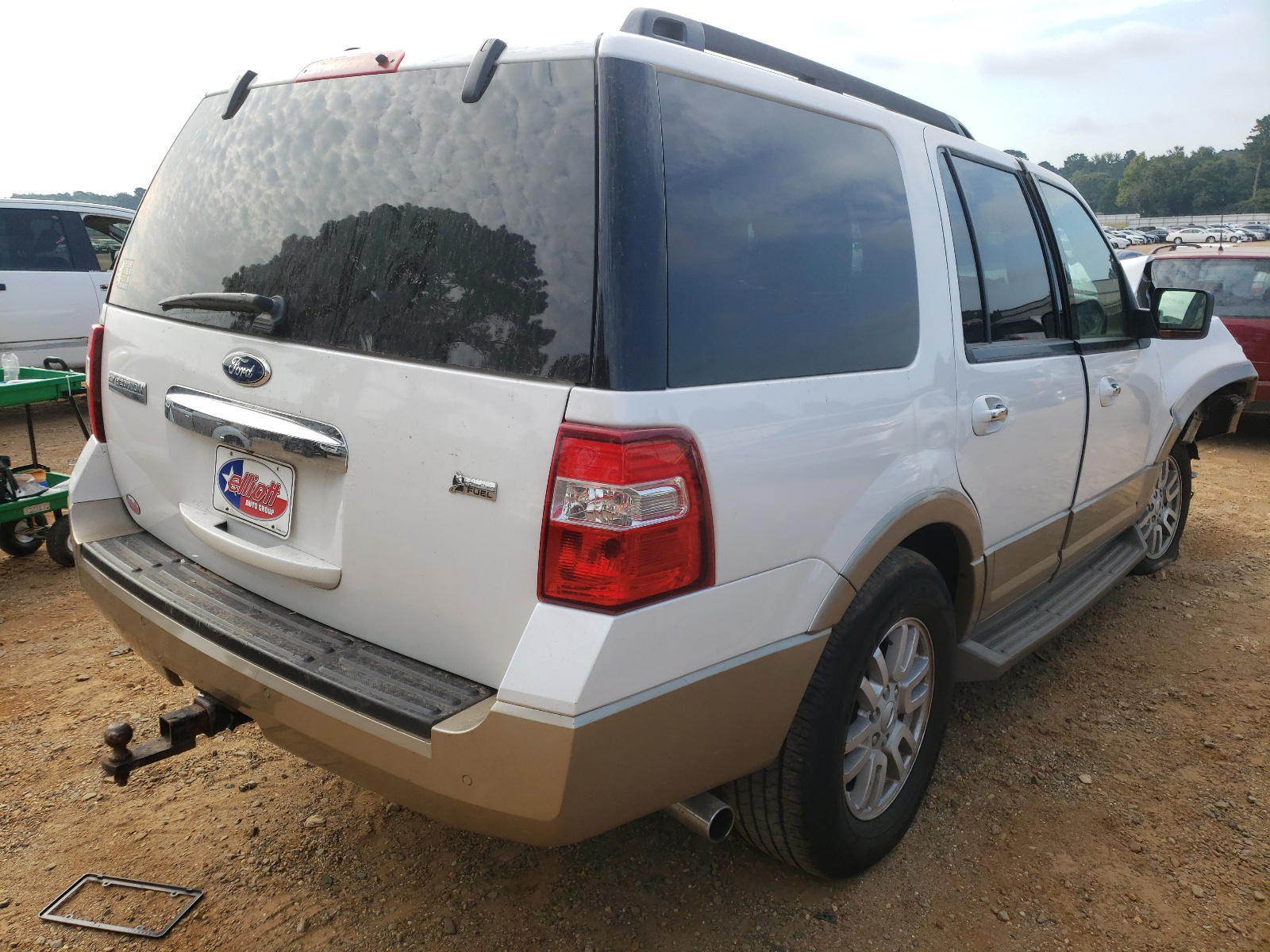 Photo 4 from auction – 2011 FORD EXPEDITION with VIN 1FMJU1H51BEF41364
