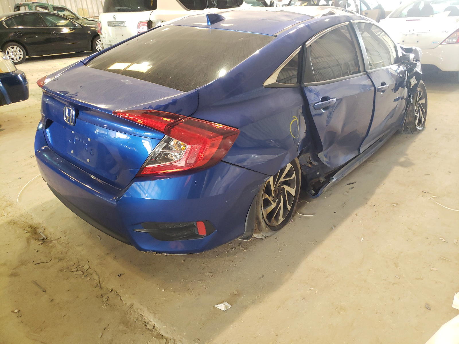 Photo 4 from auction – 2017 HONDA CIVIC EX with VIN 19XFC2F72HE009156