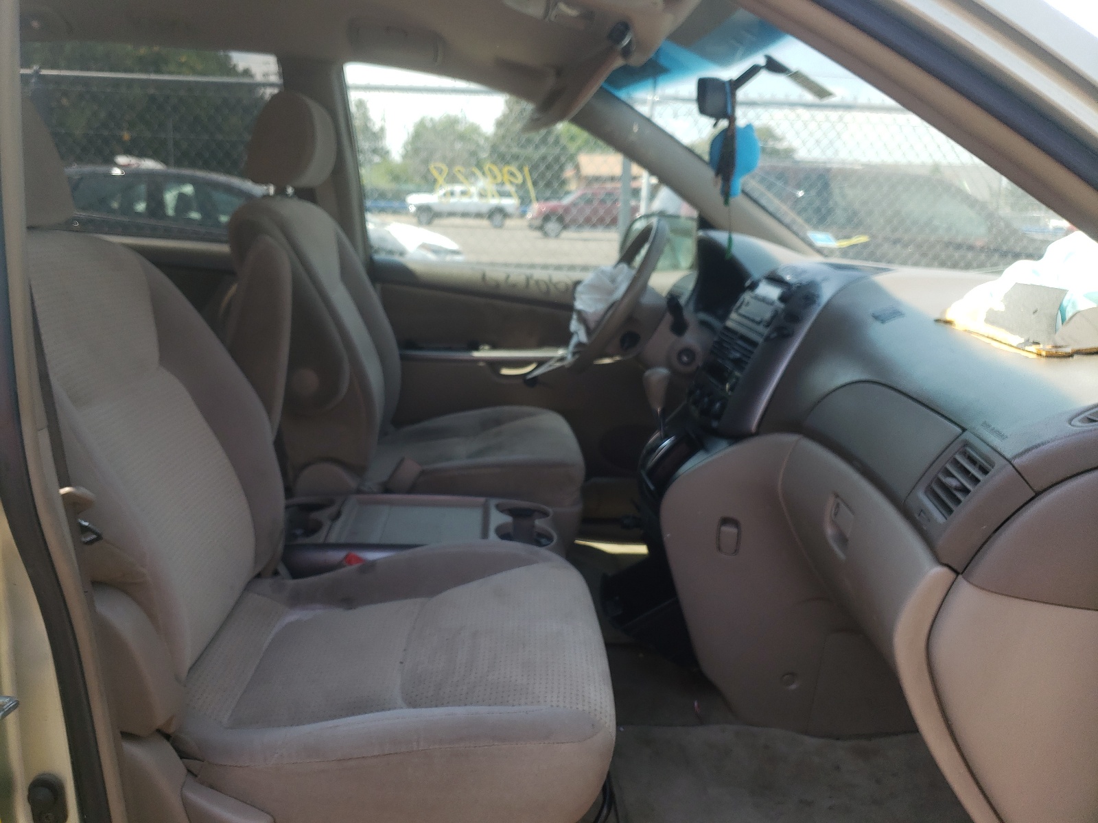 Photo 5 from auction – 2006 TOYOTA SIENNA LE with VIN 5TDBA23C16S074363