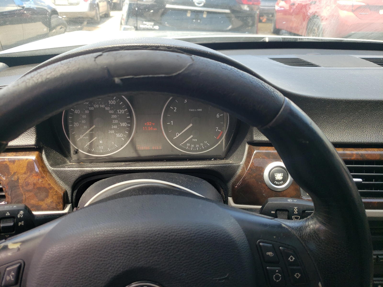 Photo 9 from auction – 2006 BMW 330 I with VIN WBAVB33586PS14241