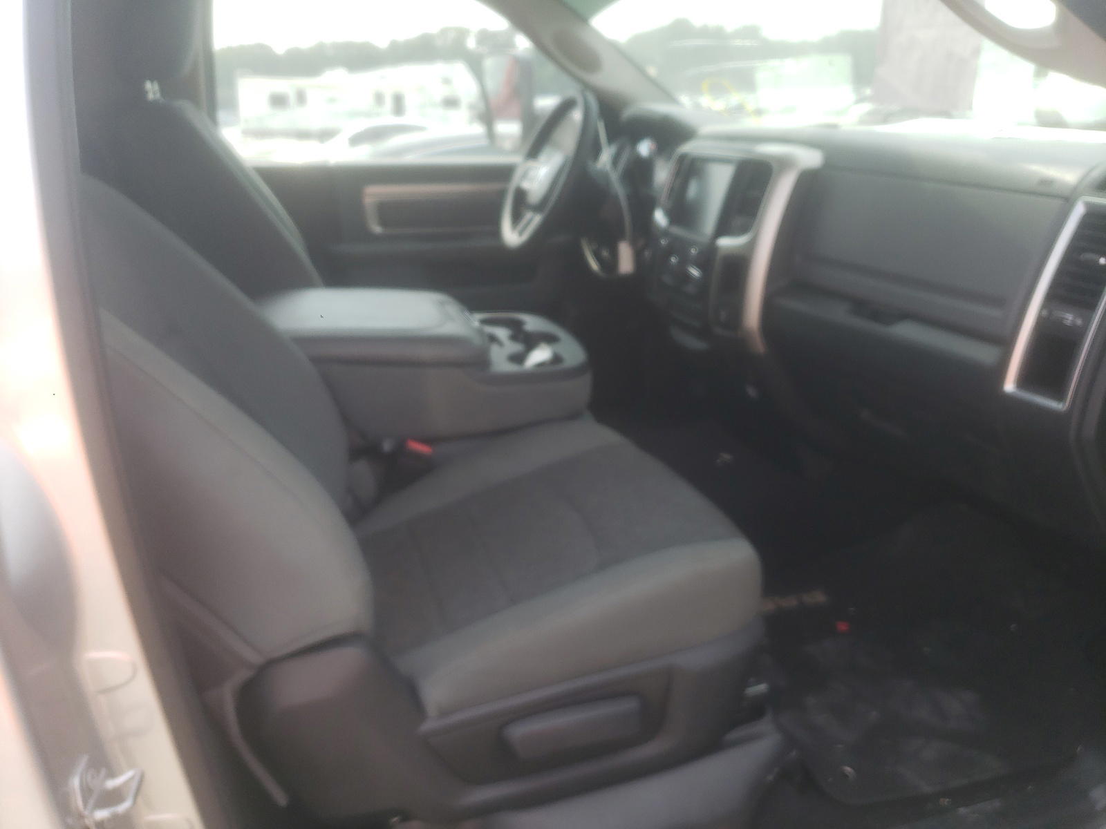 Photo 5 from auction – 2015 RAM 3500 SLT with VIN 3C63RRBL8FG653136