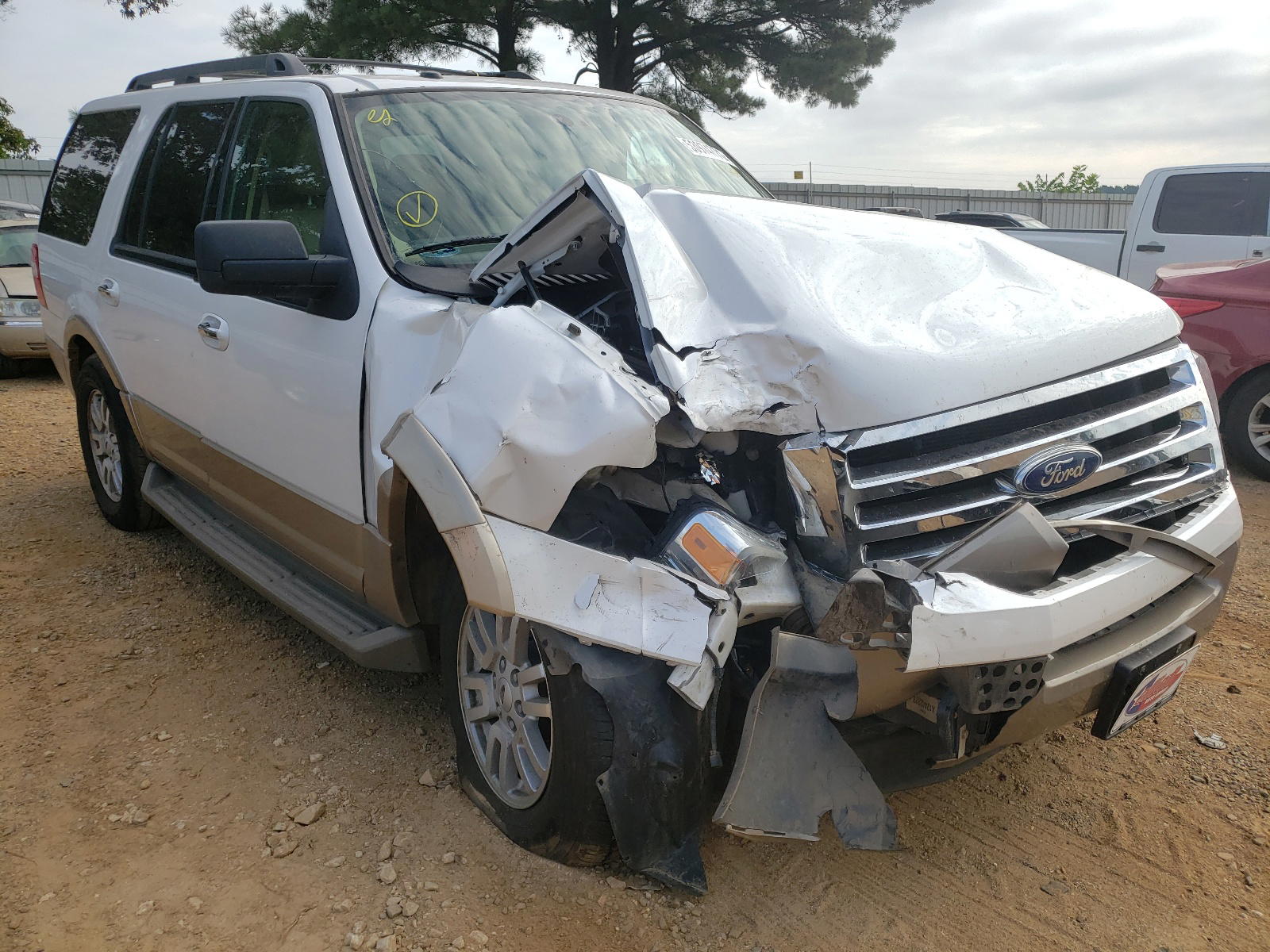 FORD EXPEDITION 2011 with VIN 1FMJU1H51BEF41364 - Photo from auction