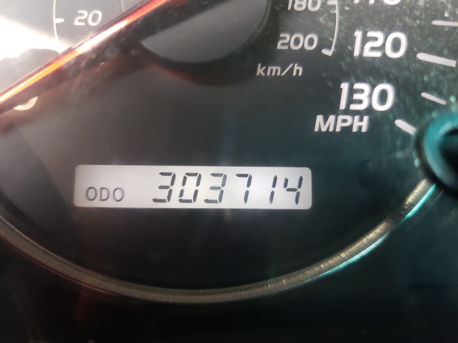 Photo 8 from auction – 2003 LEXUS GX 470 with VIN JTJBT20X330019572