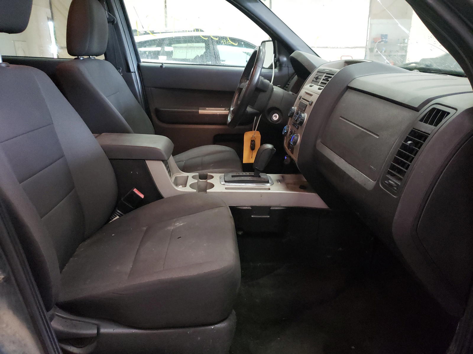 Photo 5 from auction – 2011 FORD ESCAPE XLT with VIN 1FMCU0D78BKA06821
