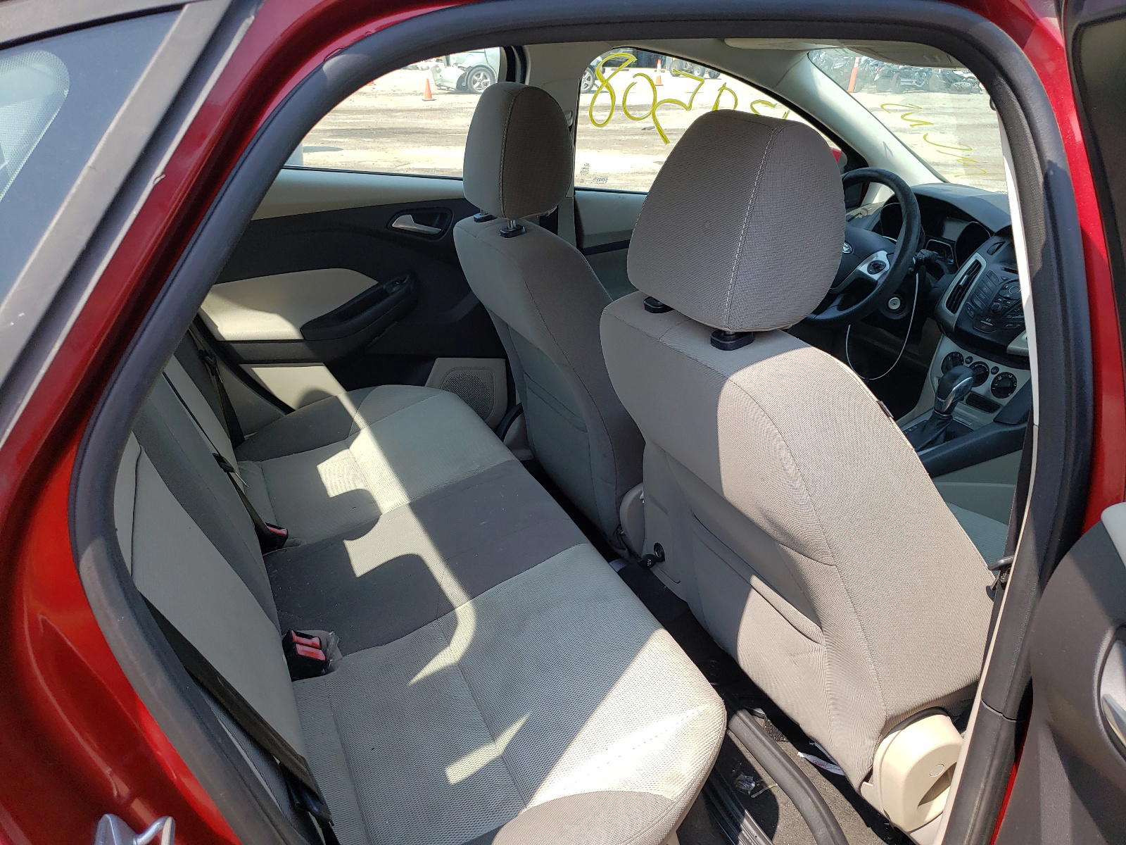 Photo 6 from auction – 2014 FORD FOCUS SE with VIN 1FADP3F24EL149434
