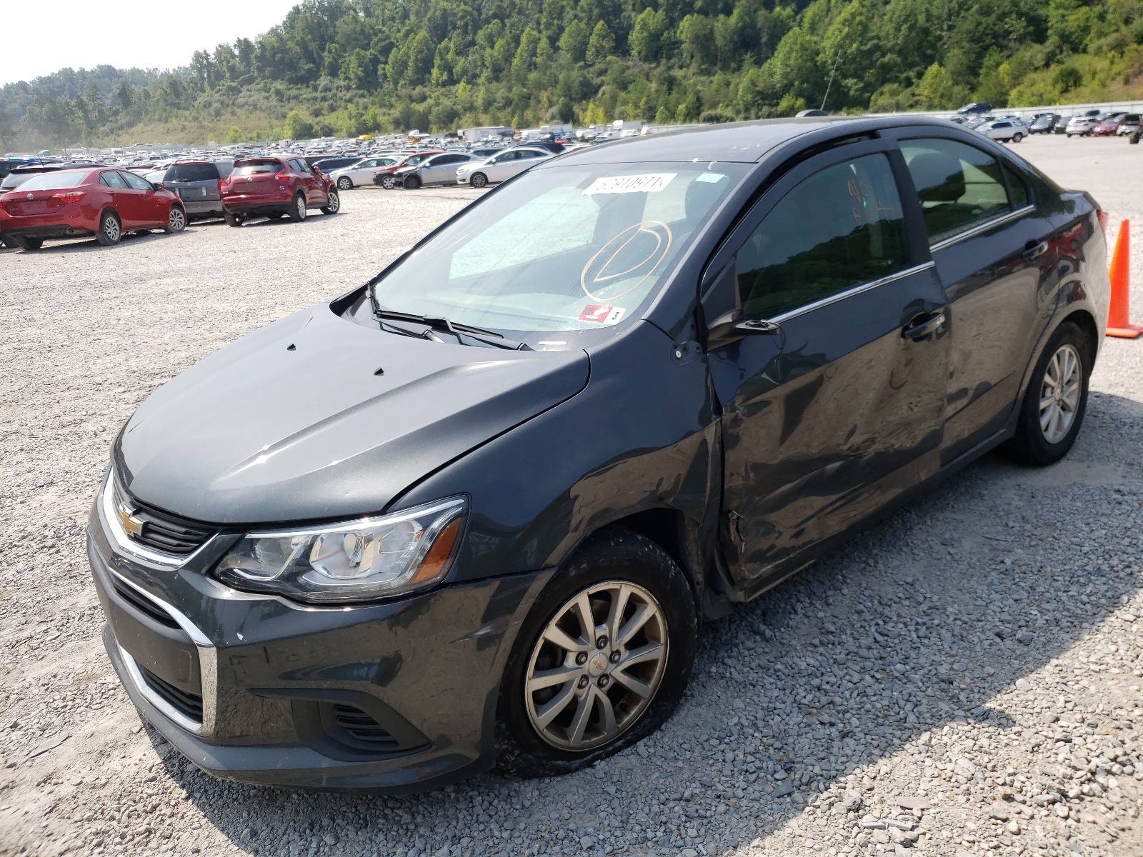 صورة رقم 2 من المزاد - 2017 CHEVROLET SONIC LT مع VIN 1G1JD5SH2H4137589