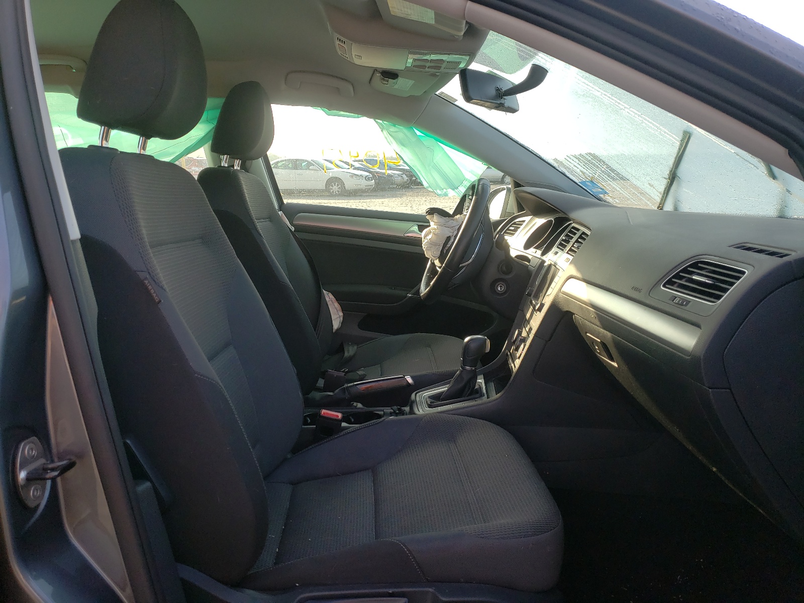 Photo 5 from auction – 2016 VOLKSWAGEN GOLF S/SE with VIN 3VW217AU1GM024005